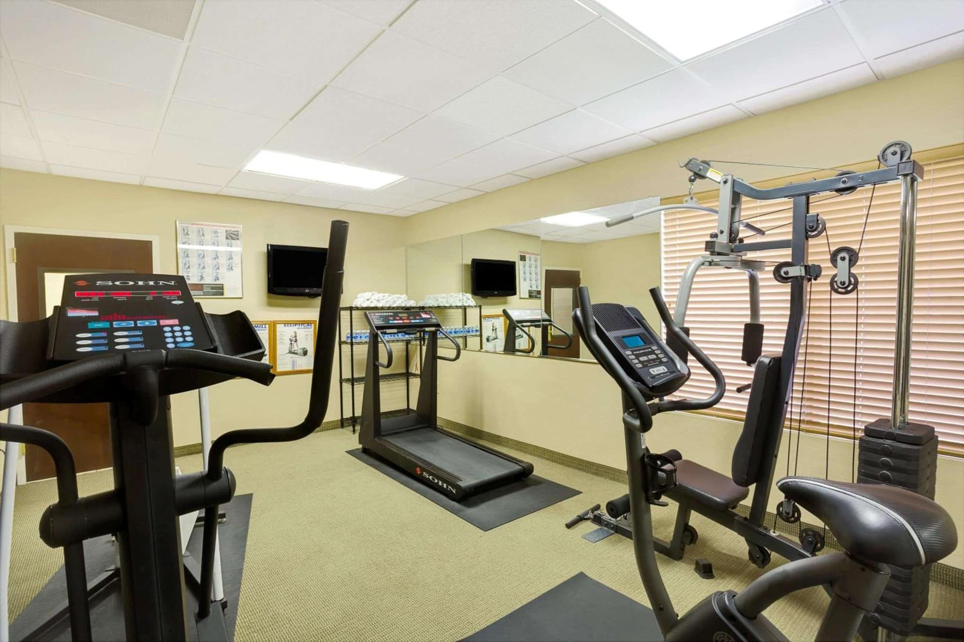 Wingate by Wyndham Raleigh Durham / Airport gallery photo in Durham, NC — image 12