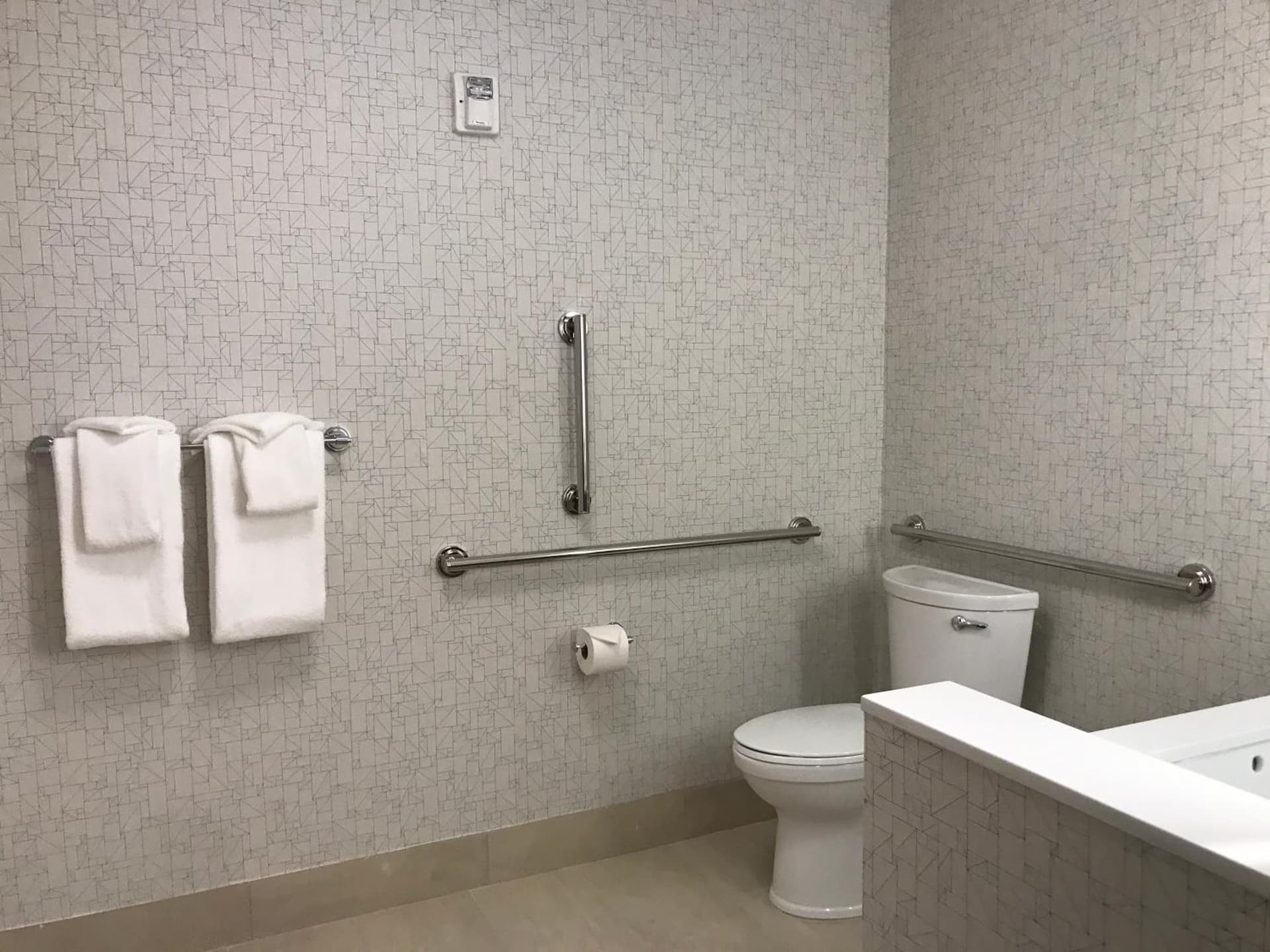 Holiday Inn Express & Suites - Phoenix - Airport North by IHG gallery photo in Phoenix, AZ — image 15