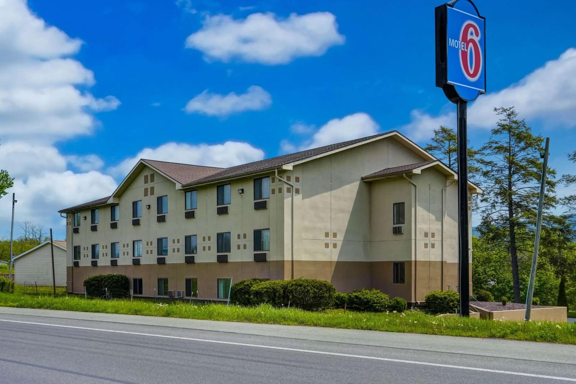 Motel 6-Montoursville, PA - Williamsport property views in Williamsport, PA — gallery photo 3