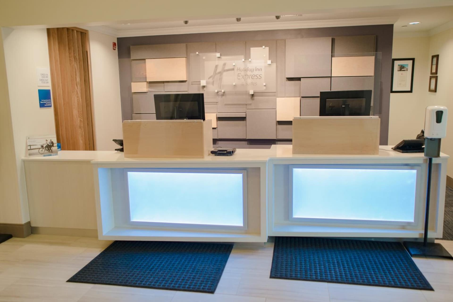 Holiday Inn Express Winona by IHG interior in Winona, MN — gallery photo 2