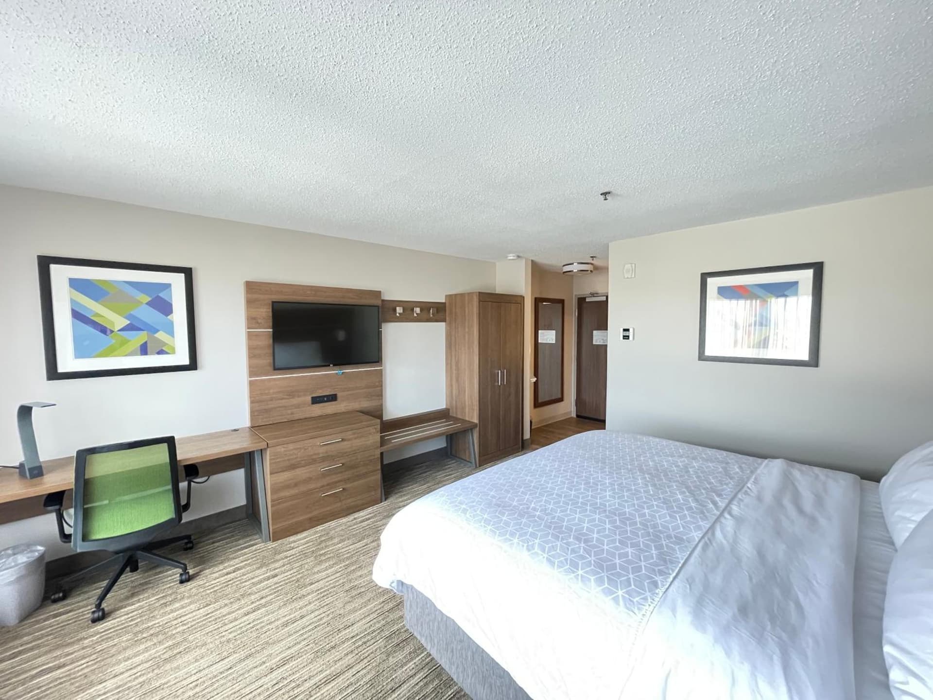 Holiday Inn Express South Burlington by IHG gallery photo in Burlington, VT — image 26