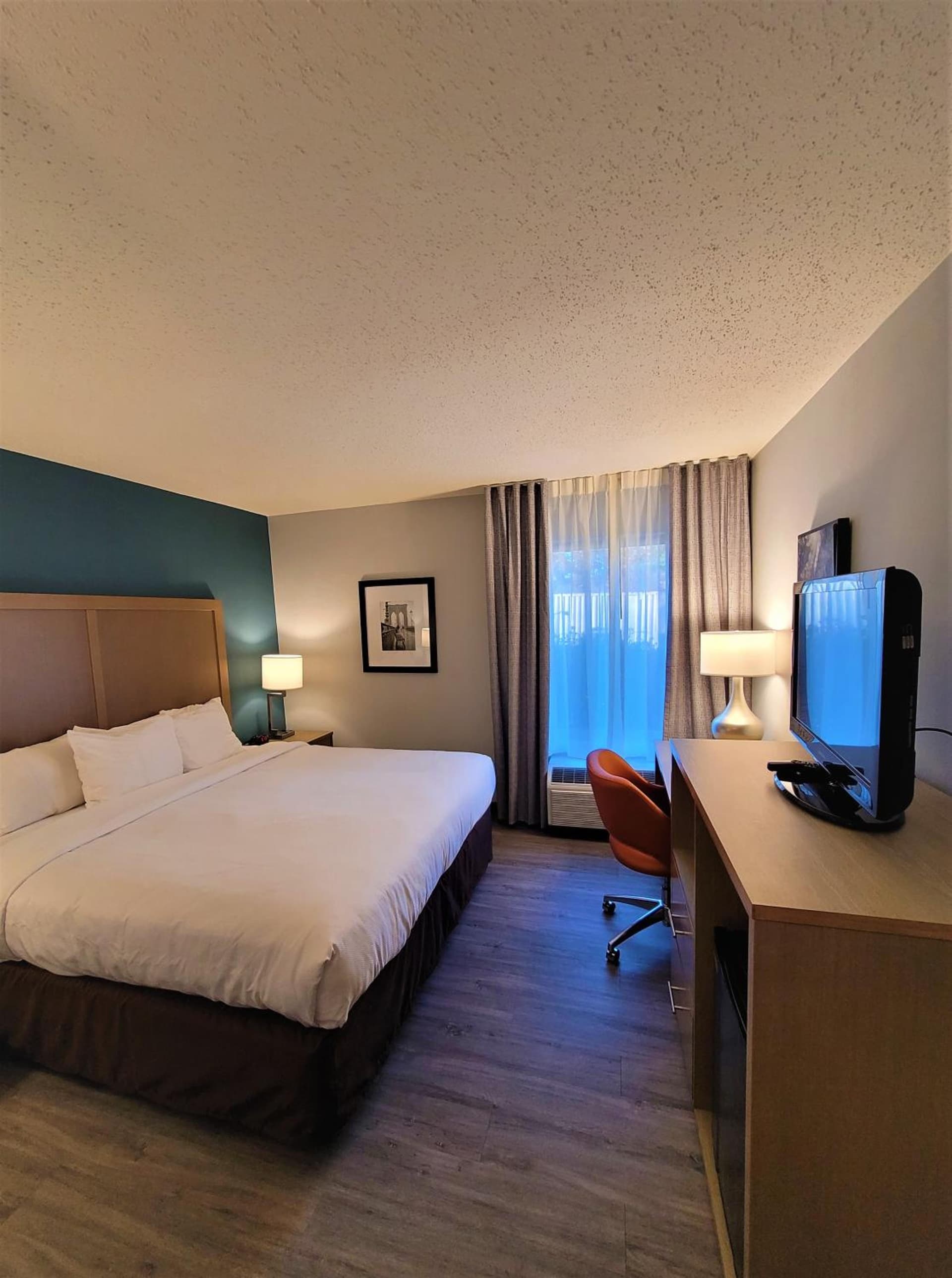 Comfort Inn & Suites Alexandria West gallery photo in Alexandria, VA — image 16