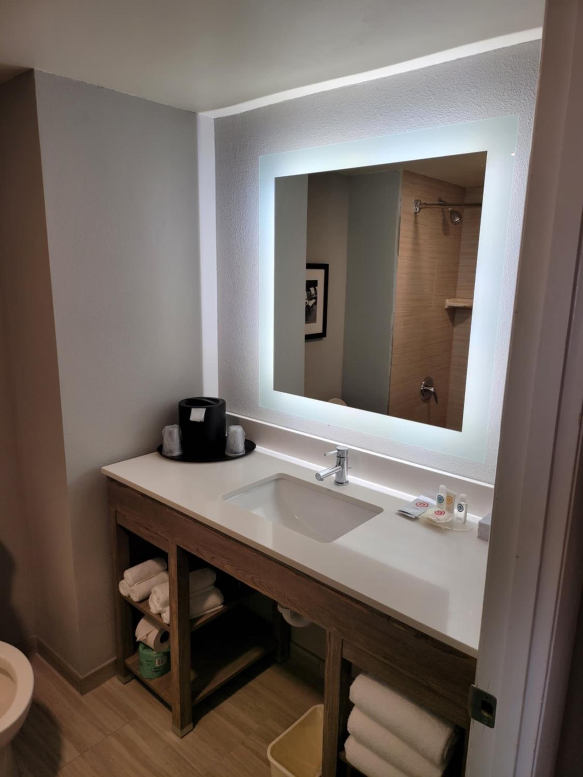 Comfort Inn & Suites Alexandria West gallery photo in Alexandria, VA — image 37