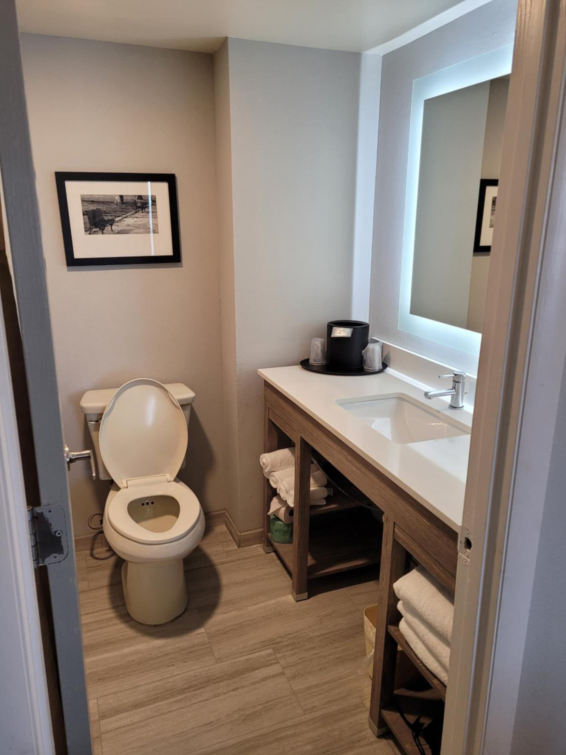 Comfort Inn & Suites Alexandria West gallery photo in Alexandria, VA — image 33