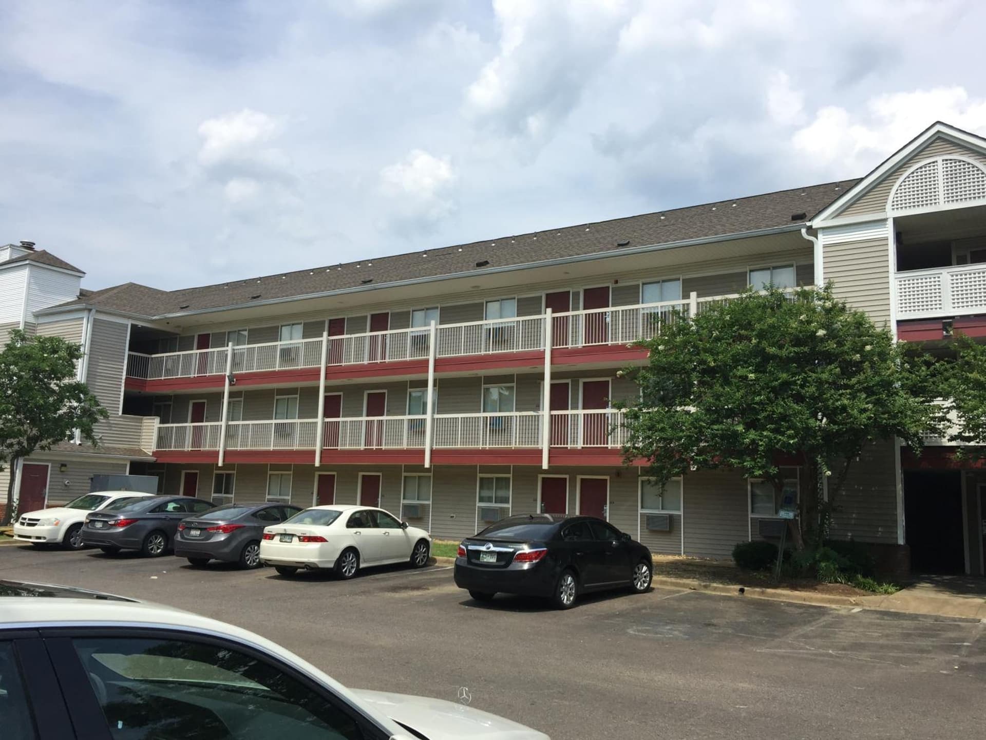 InTown Suites Extended Stay Memphis TN - Ridgeway Road featured exterior or lobby in Memphis, TN — similar hotel