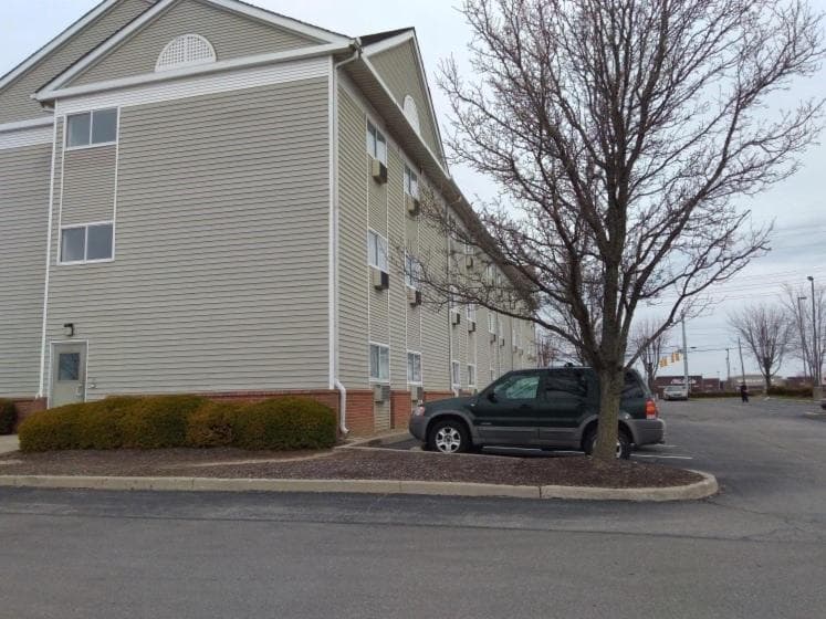 InTown Suites Extended Stay Indianapolis IN - Traders Point interior in Indianapolis, IN — gallery photo 2