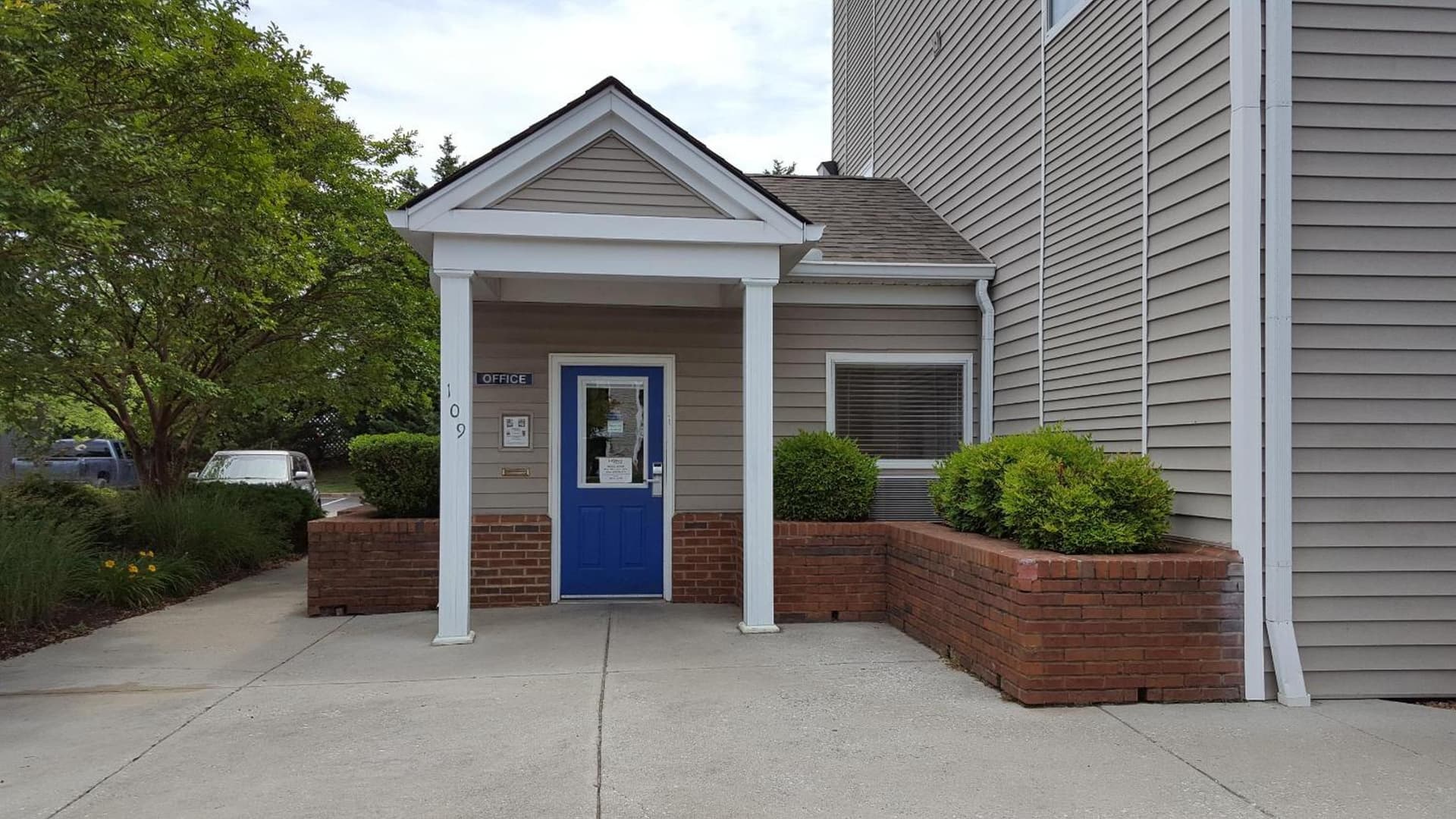 InTown Suites Extended Stay Knoxville TN featured exterior or lobby in Knoxville, TN — similar hotel