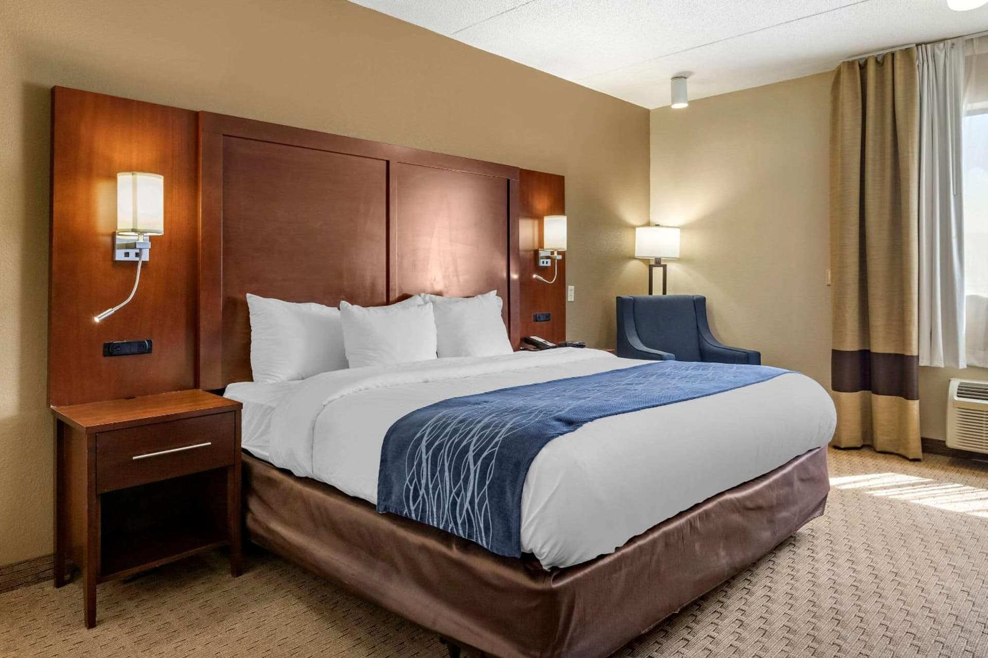Comfort Inn Warren - Detroit North property views in Warren, MI — gallery photo 3