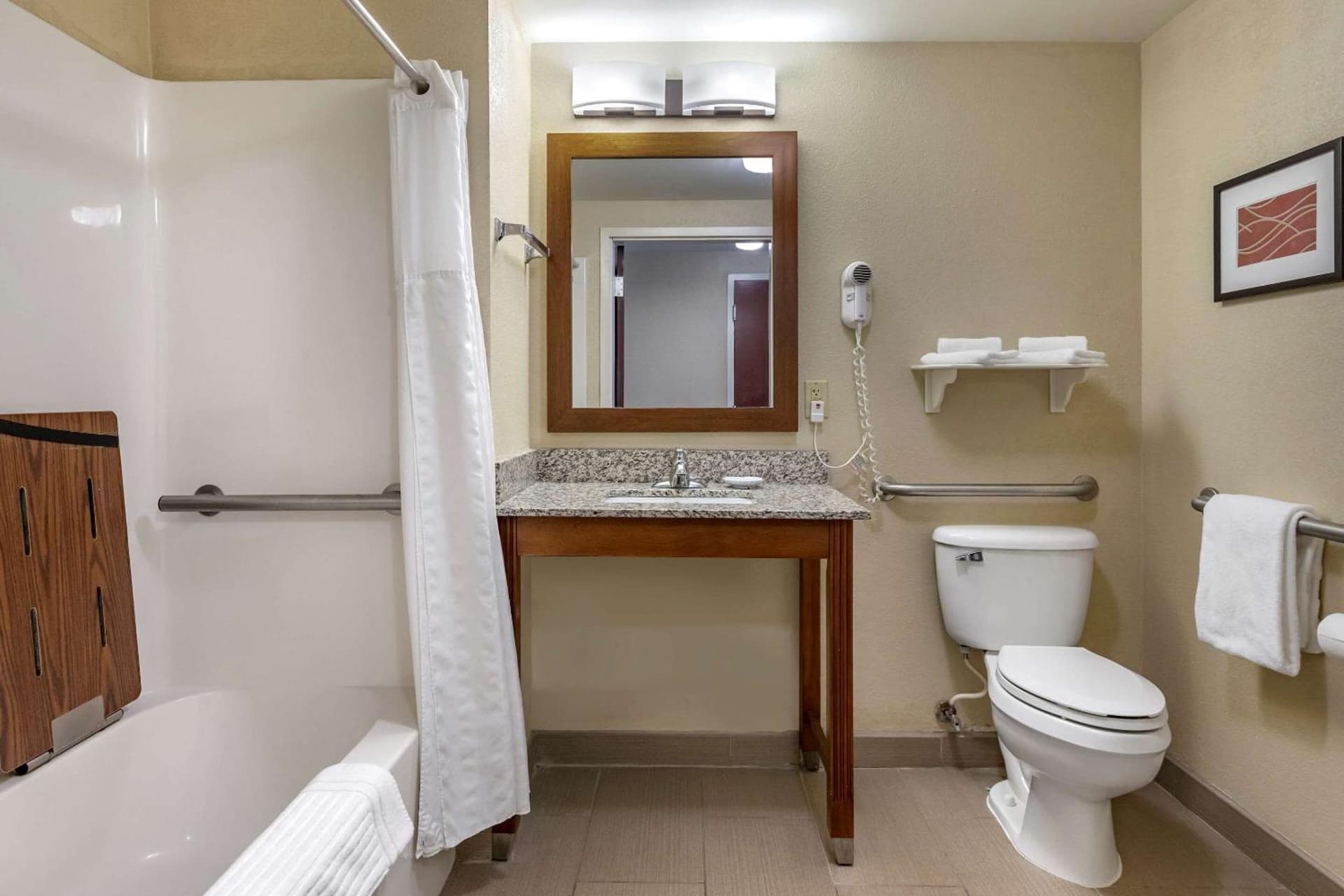Comfort Inn Warren - Detroit North gallery photo in Warren, MI — image 20