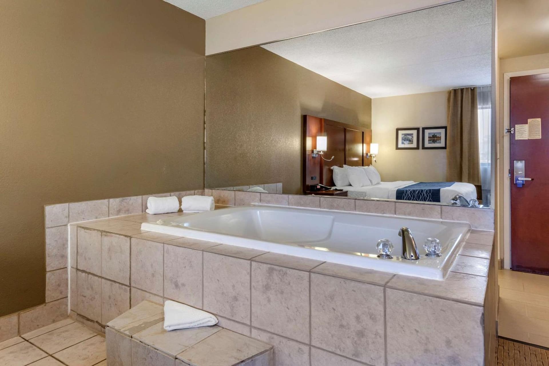 Comfort Inn Warren - Detroit North gallery photo in Warren, MI — image 23