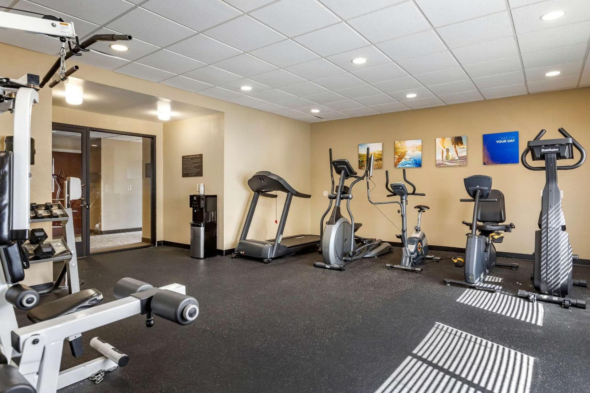 Comfort Inn Warren - Detroit North gallery photo in Warren, MI — image 18