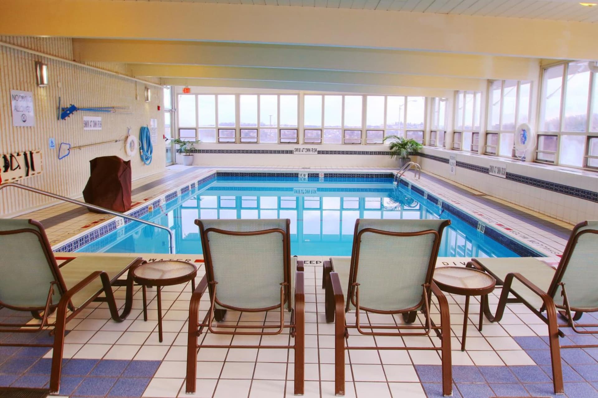 Holiday Inn Express Pittsburgh West - Greentree by IHG gallery photo in Pittsburgh, PA — image 12