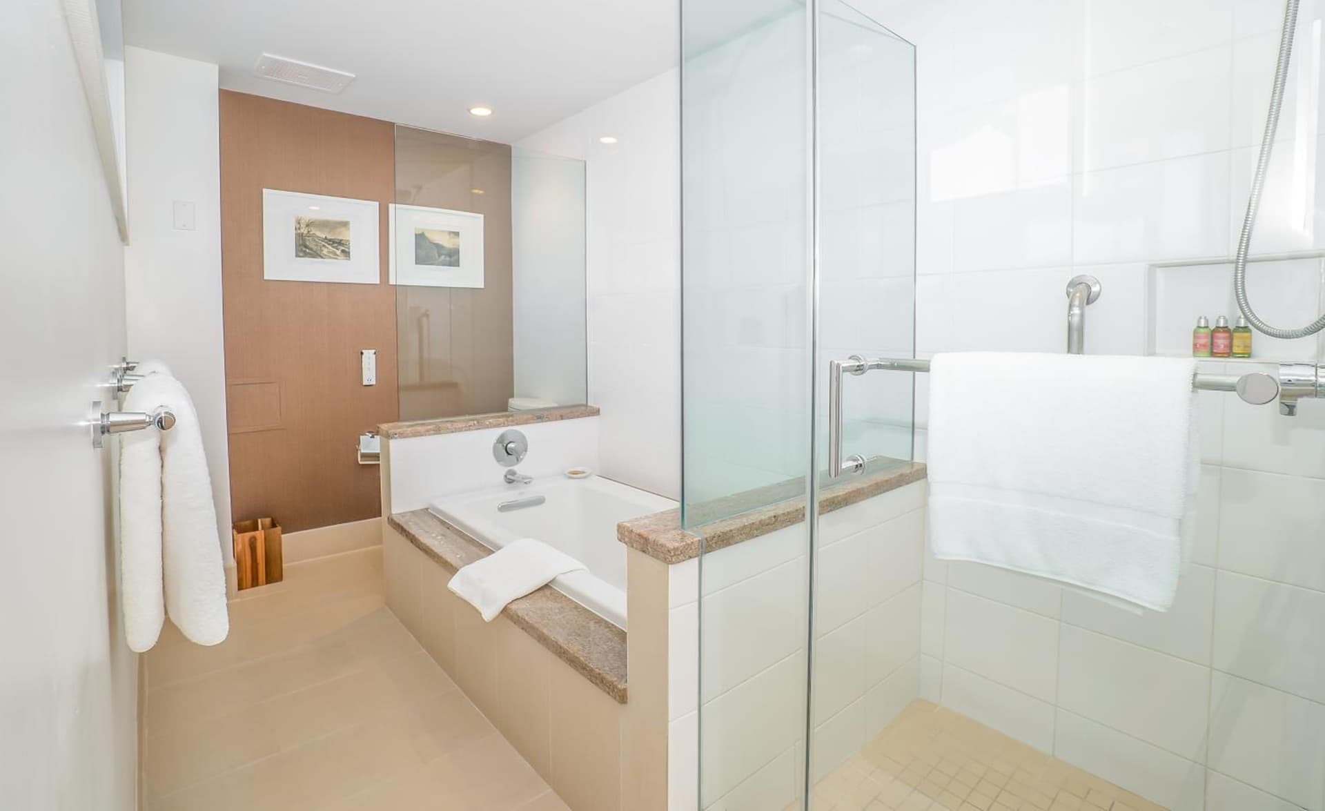 Kaimana Beach Hotel gallery photo in Honolulu, HI — image 89