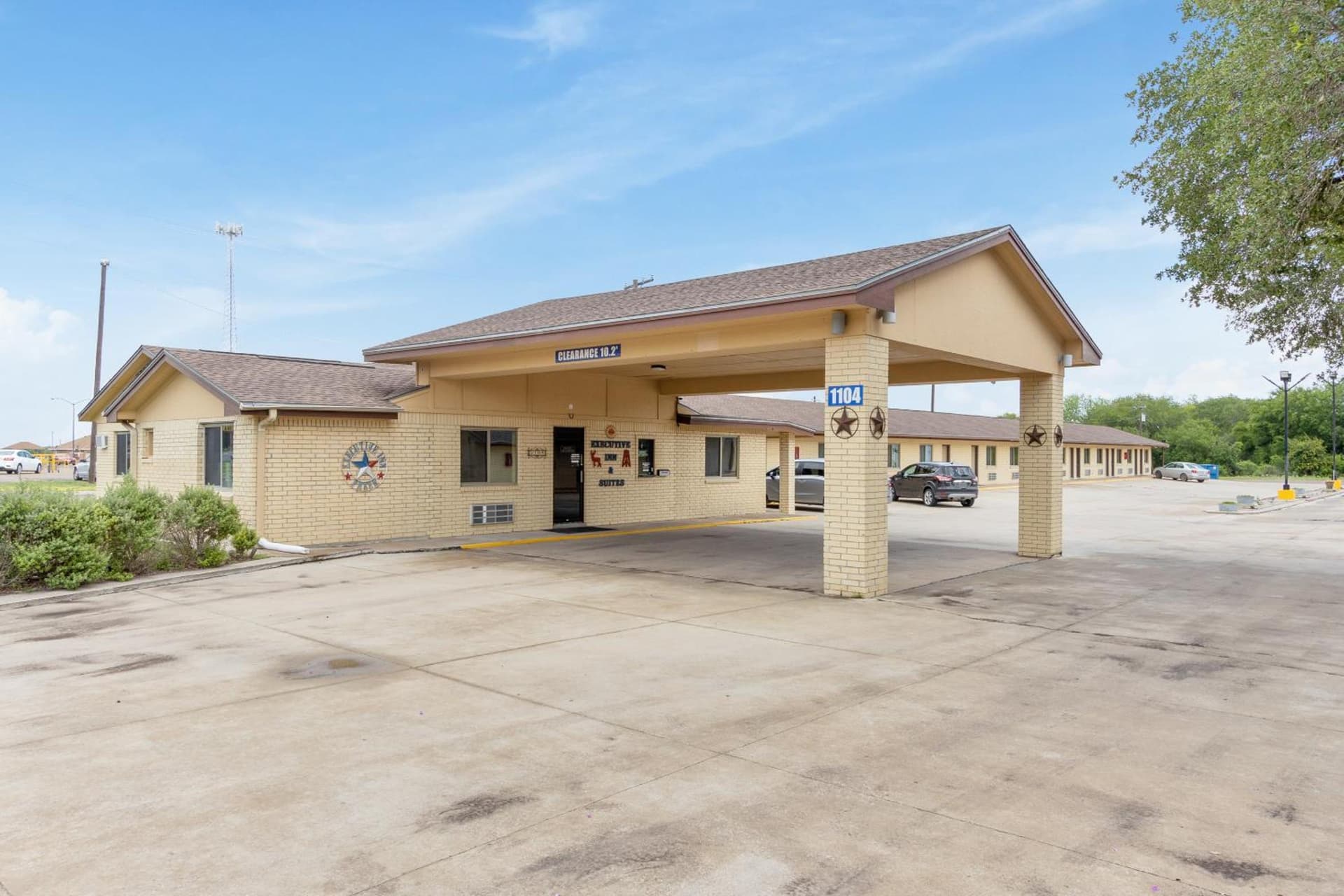 Freer Executive inn and Studios interior in Freer, TX — gallery photo 2