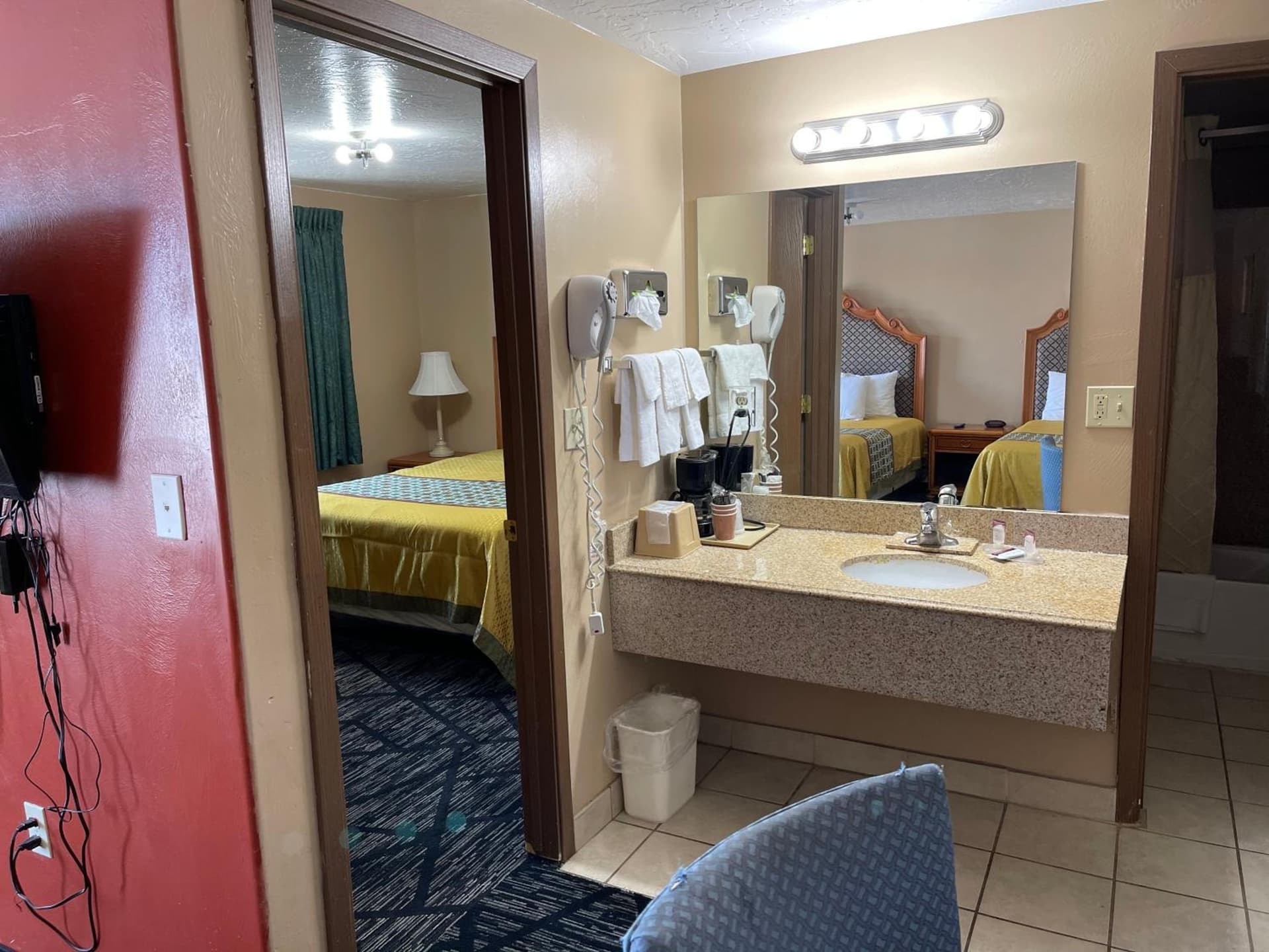 Riverton Inn & Suites Riverton interior in Riverton, WY — gallery photo 2