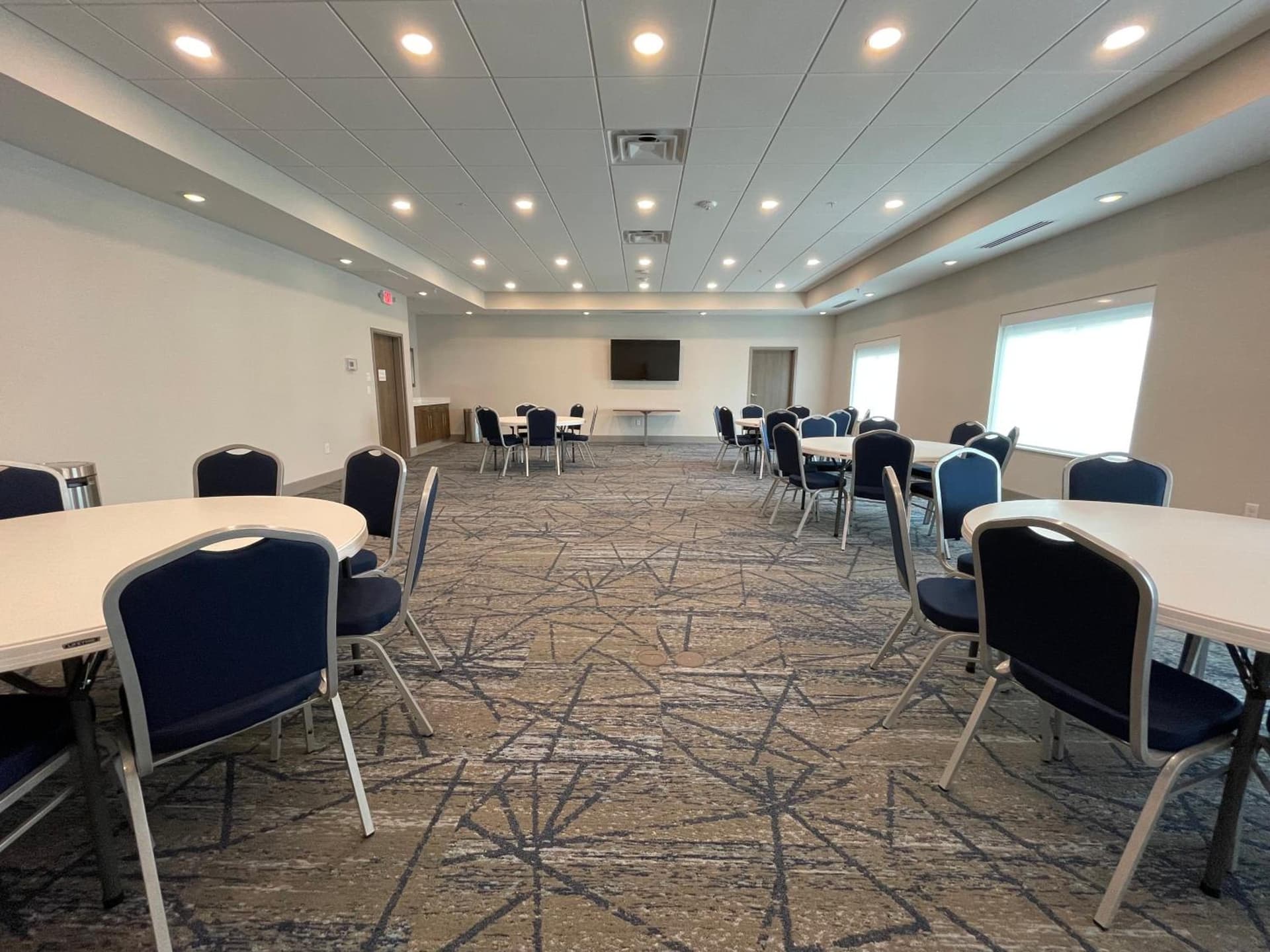 Holiday Inn Express & Suites - Ft. Smith - Airport by IHG gallery photo in Fort Smith, AR — image 7