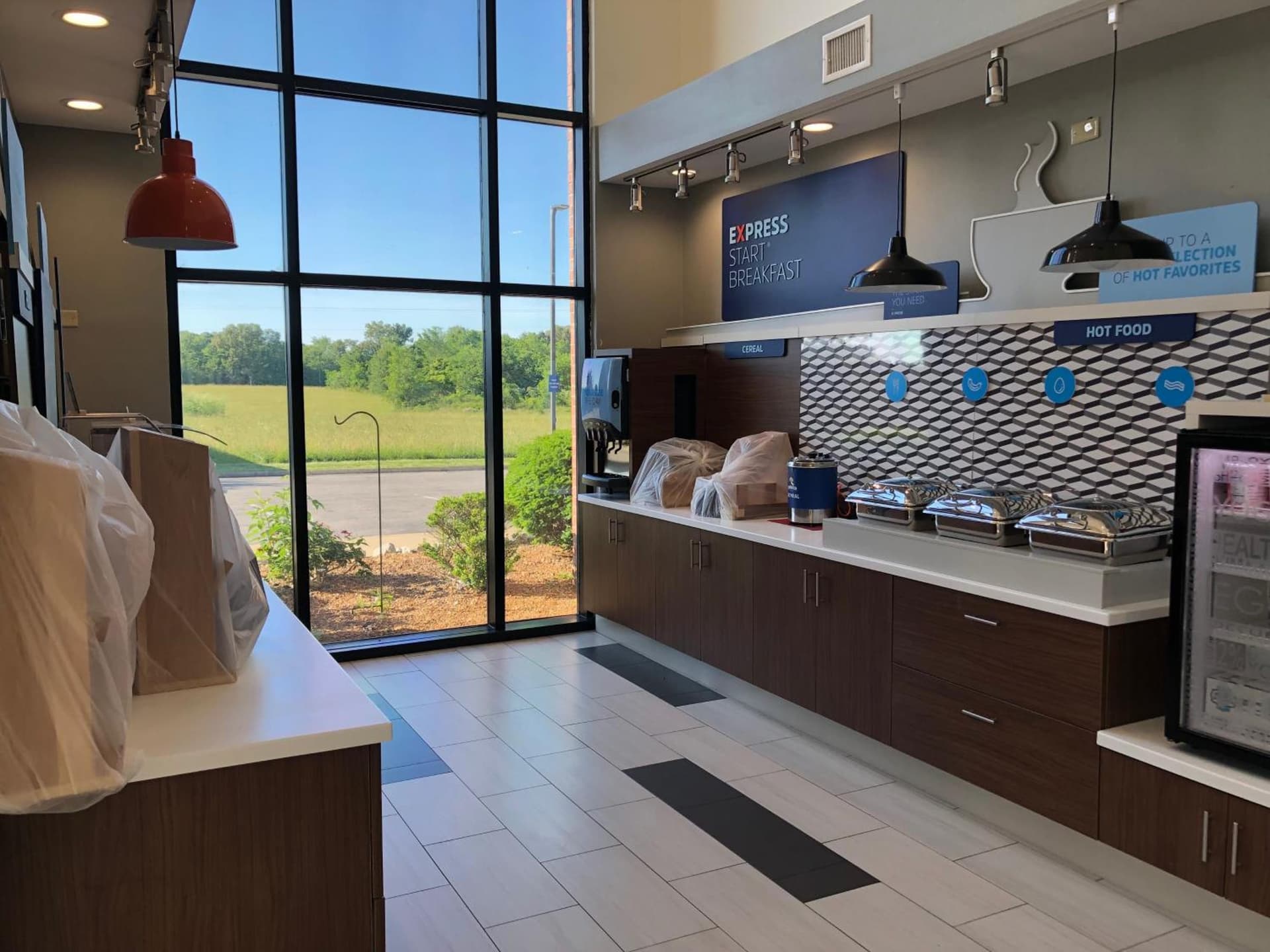 Holiday Inn Express Hotel & Suites Franklin by IHG property views in Franklin, KY — gallery photo 3
