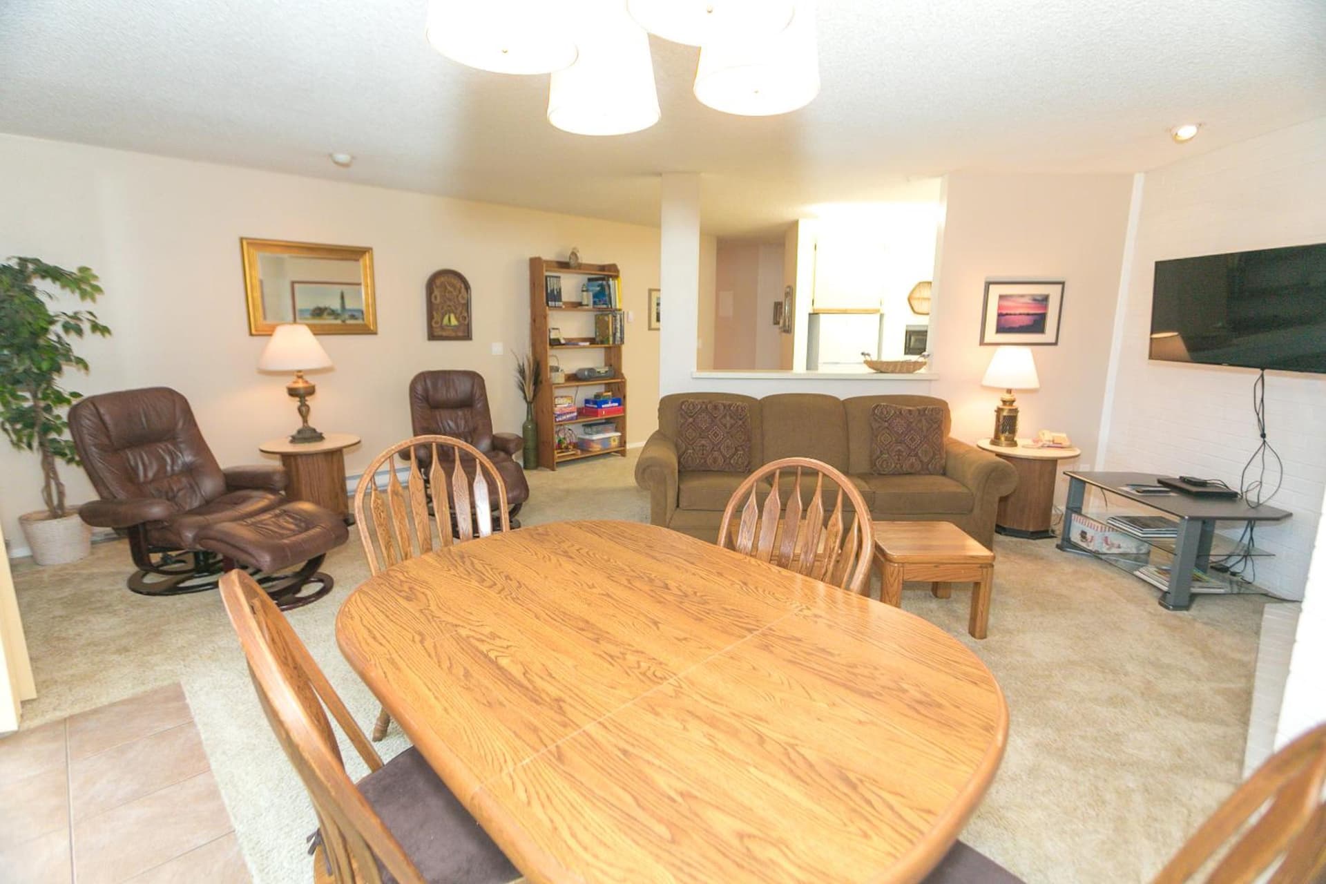 Grey Gull property views in Ocean Shores, WA — gallery photo 3