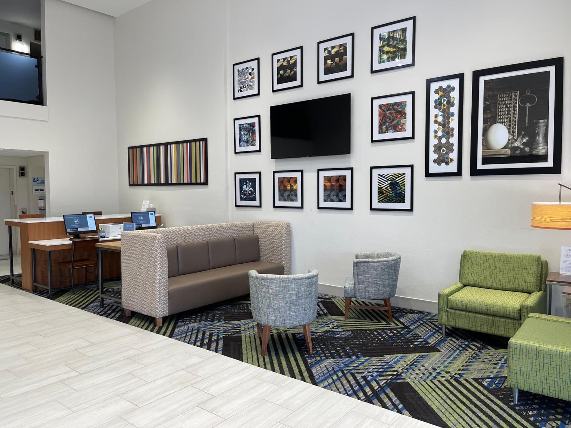 Holiday Inn Express & Suites Sulphur - Lake Charles by IHG interior in Sulphur, LA — gallery photo 2