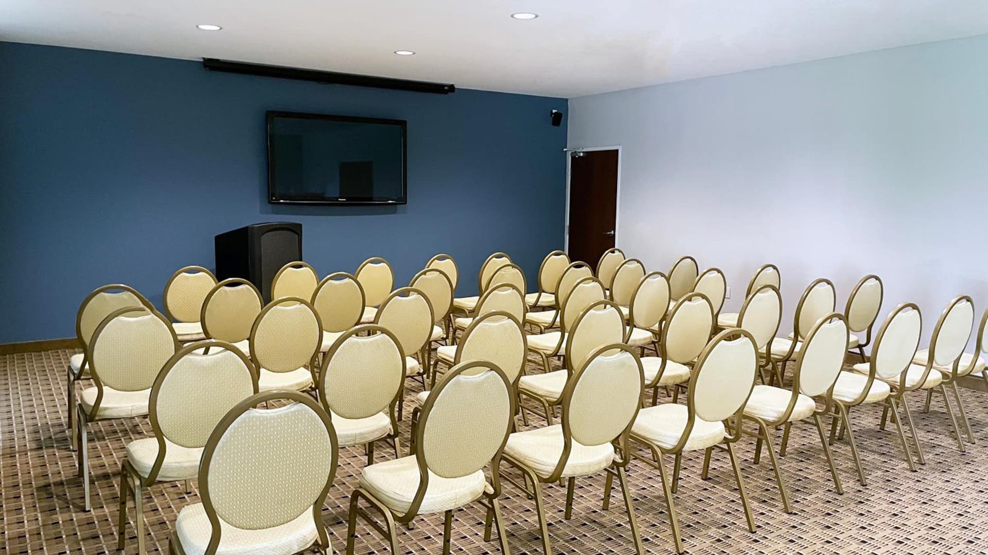 Microtel Inn & Suites by Wyndham Michigan City gallery photo in Michigan City, IN — image 19