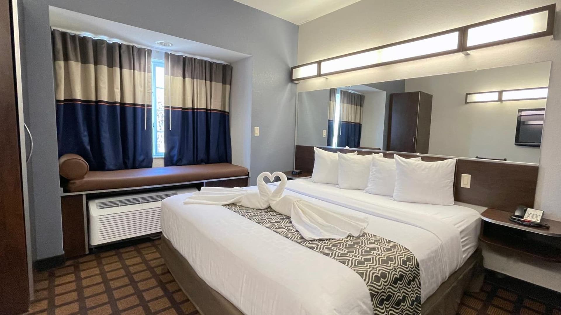 Microtel Inn & Suites by Wyndham Michigan City gallery photo in Michigan City, IN — image 11