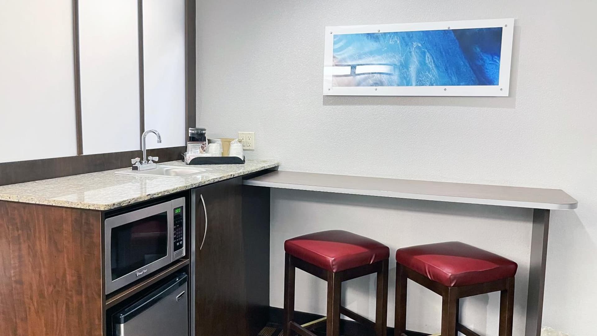 Microtel Inn & Suites by Wyndham Michigan City gallery photo in Michigan City, IN — image 27