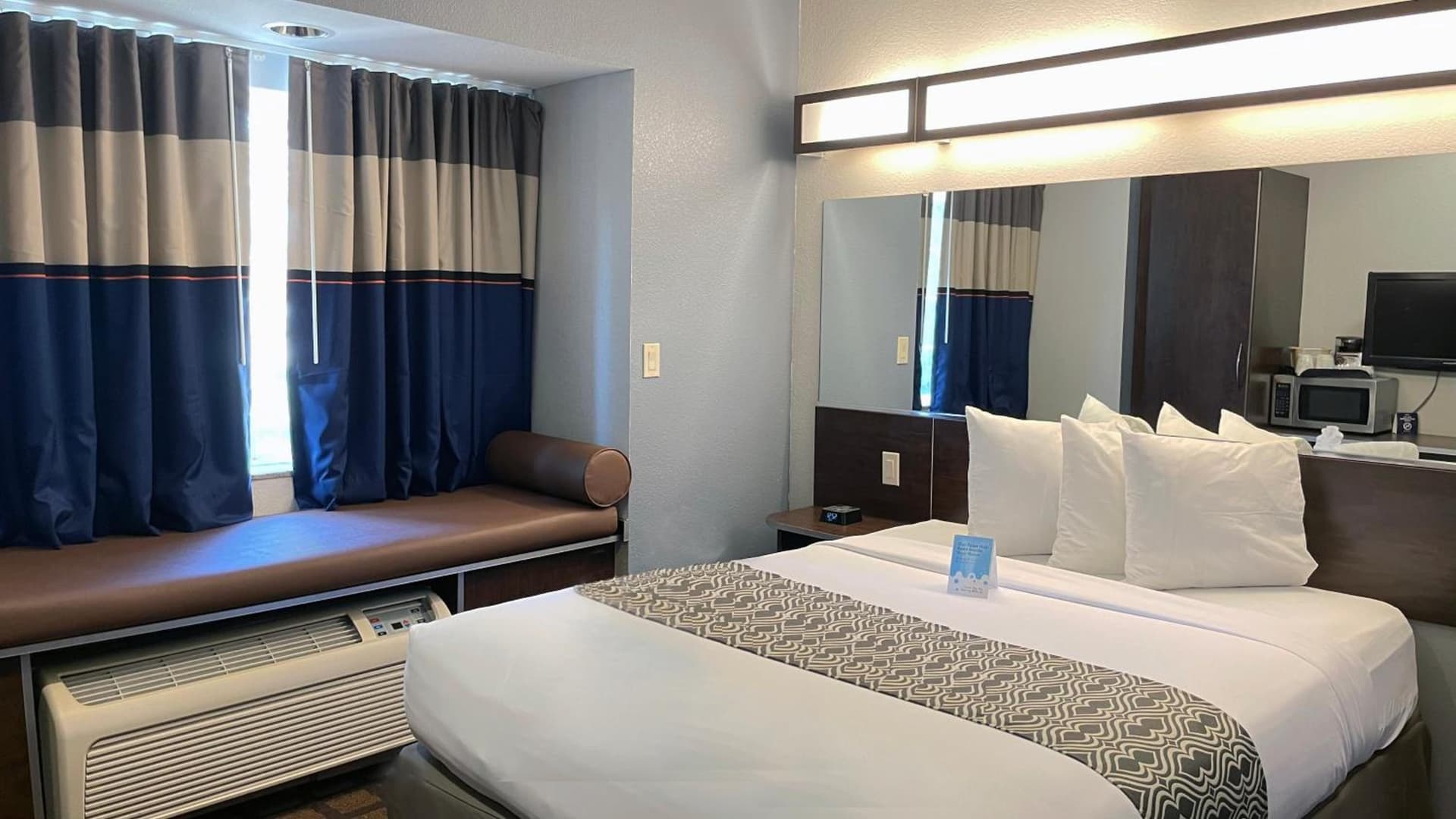 Microtel Inn & Suites by Wyndham Michigan City gallery photo in Michigan City, IN — image 12