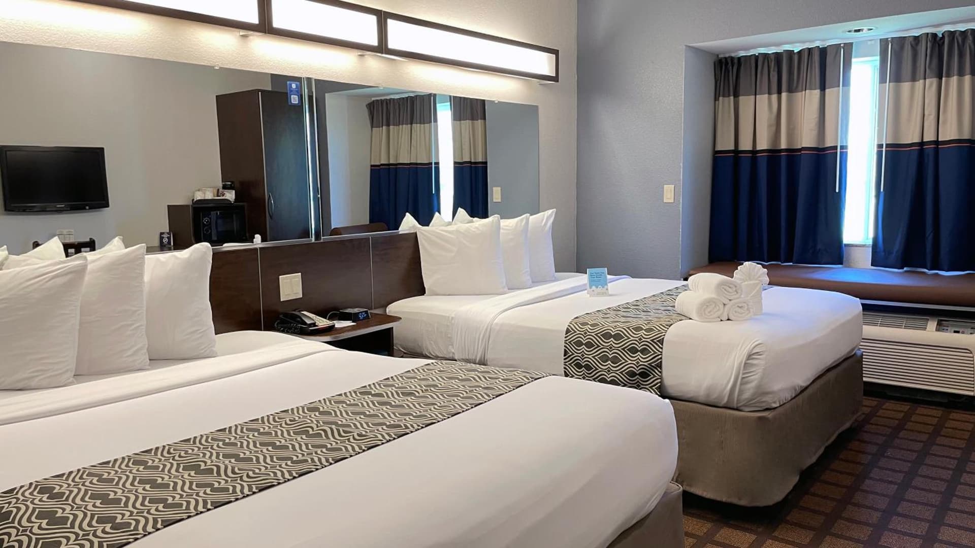Microtel Inn & Suites by Wyndham Michigan City gallery photo in Michigan City, IN — image 36