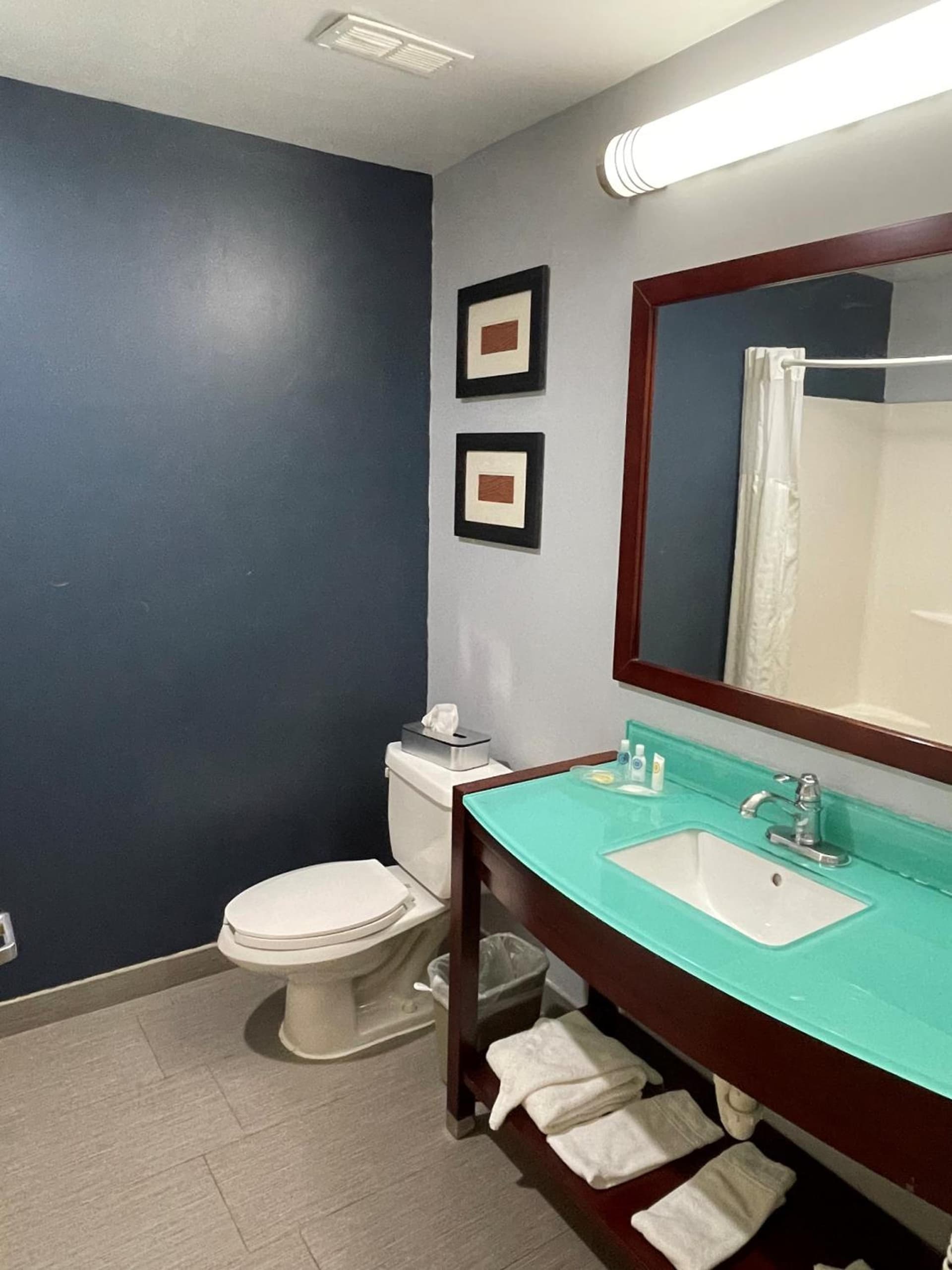 Quality Suites Waldorf property views in Waldorf, MD — gallery photo 3