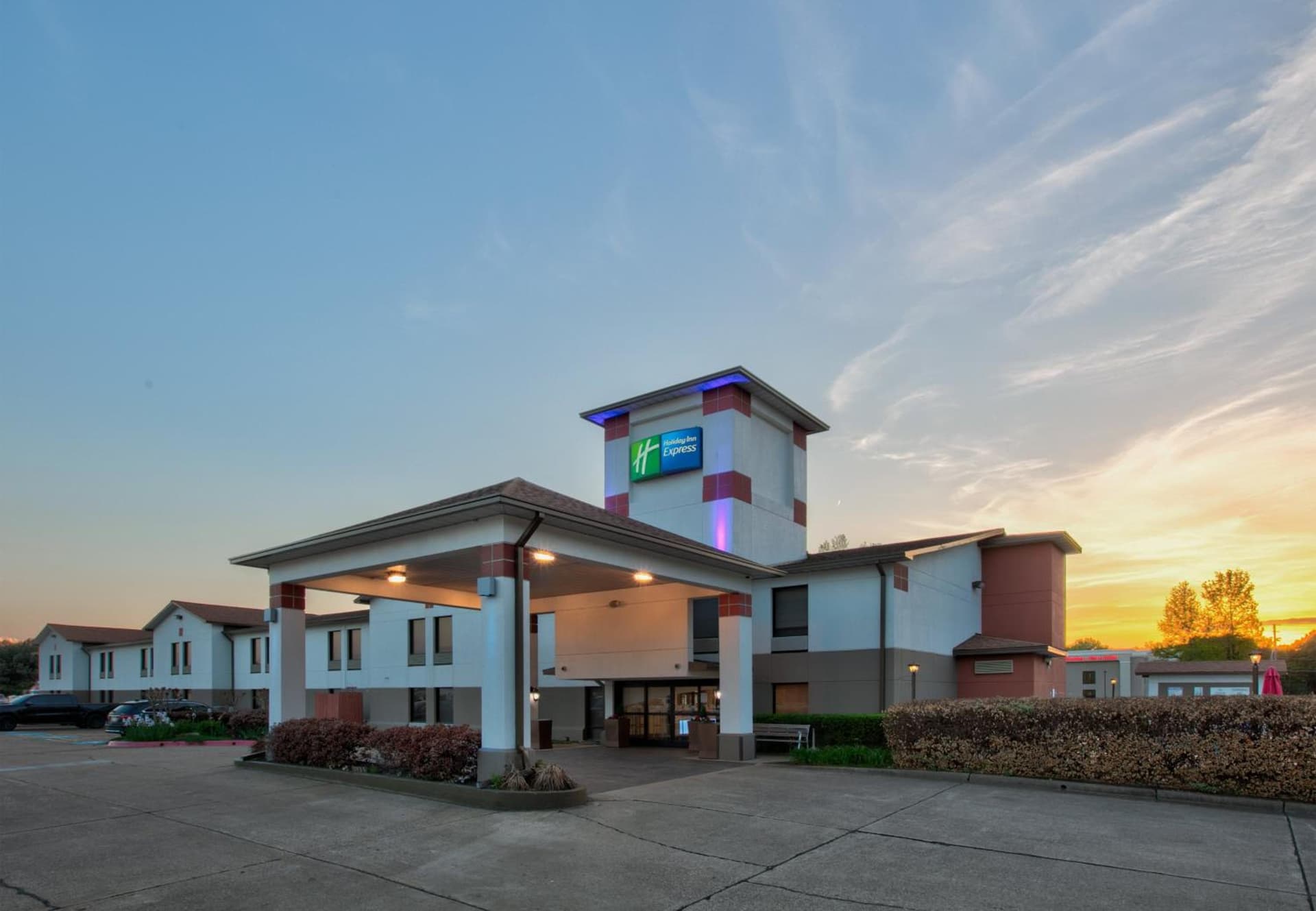 Holiday Inn Express - Hope by IHG featured exterior or lobby in Hope, AR — similar hotel