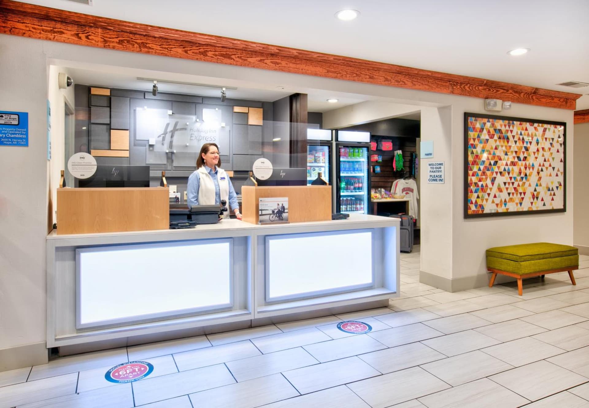 Holiday Inn Express - Hope by IHG interior in Hope, AR — gallery photo 2