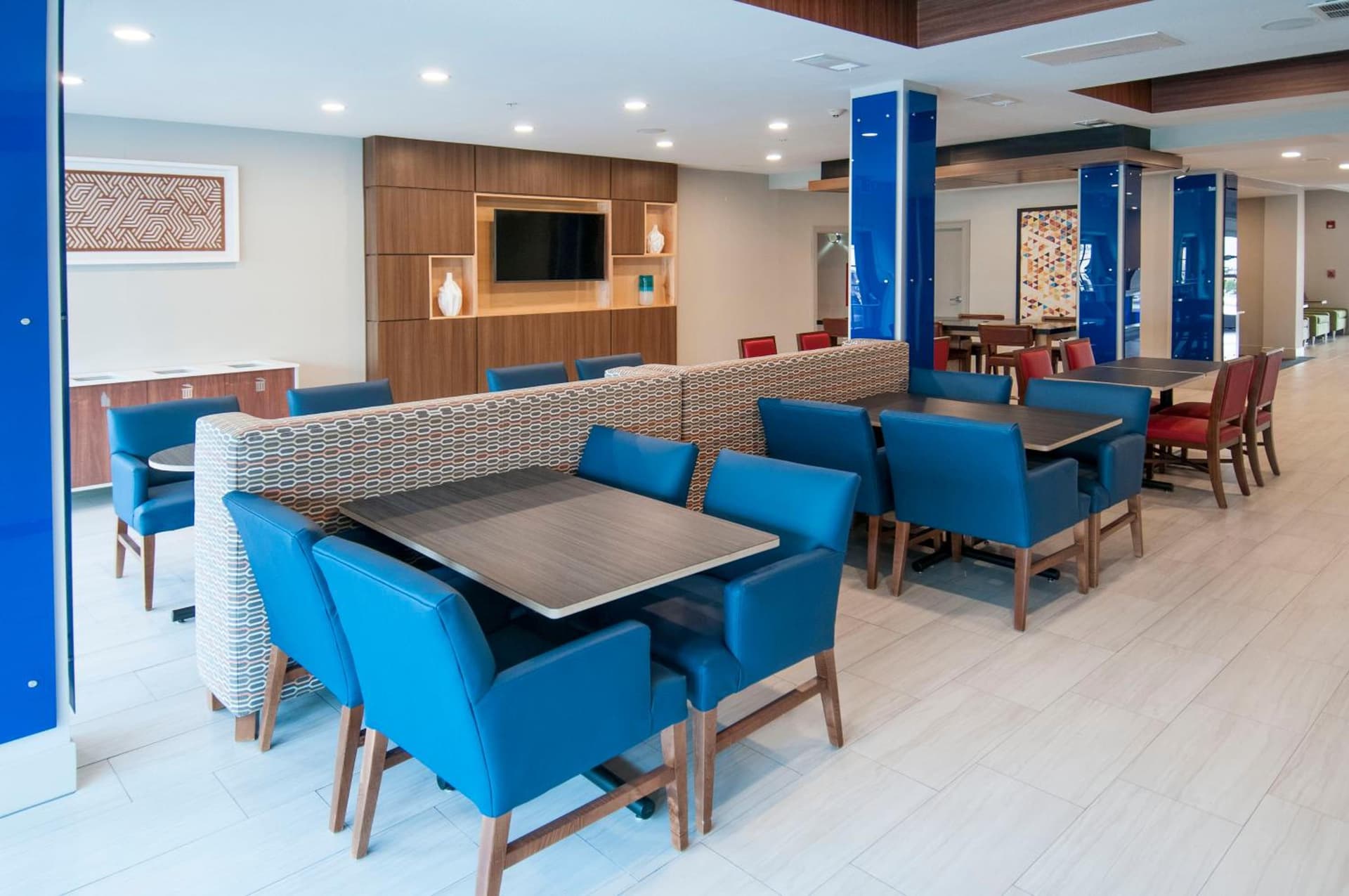 Holiday Inn Express Hotel & Suites Plano West - Frisco by IHG gallery photo in Plano, TX — image 30