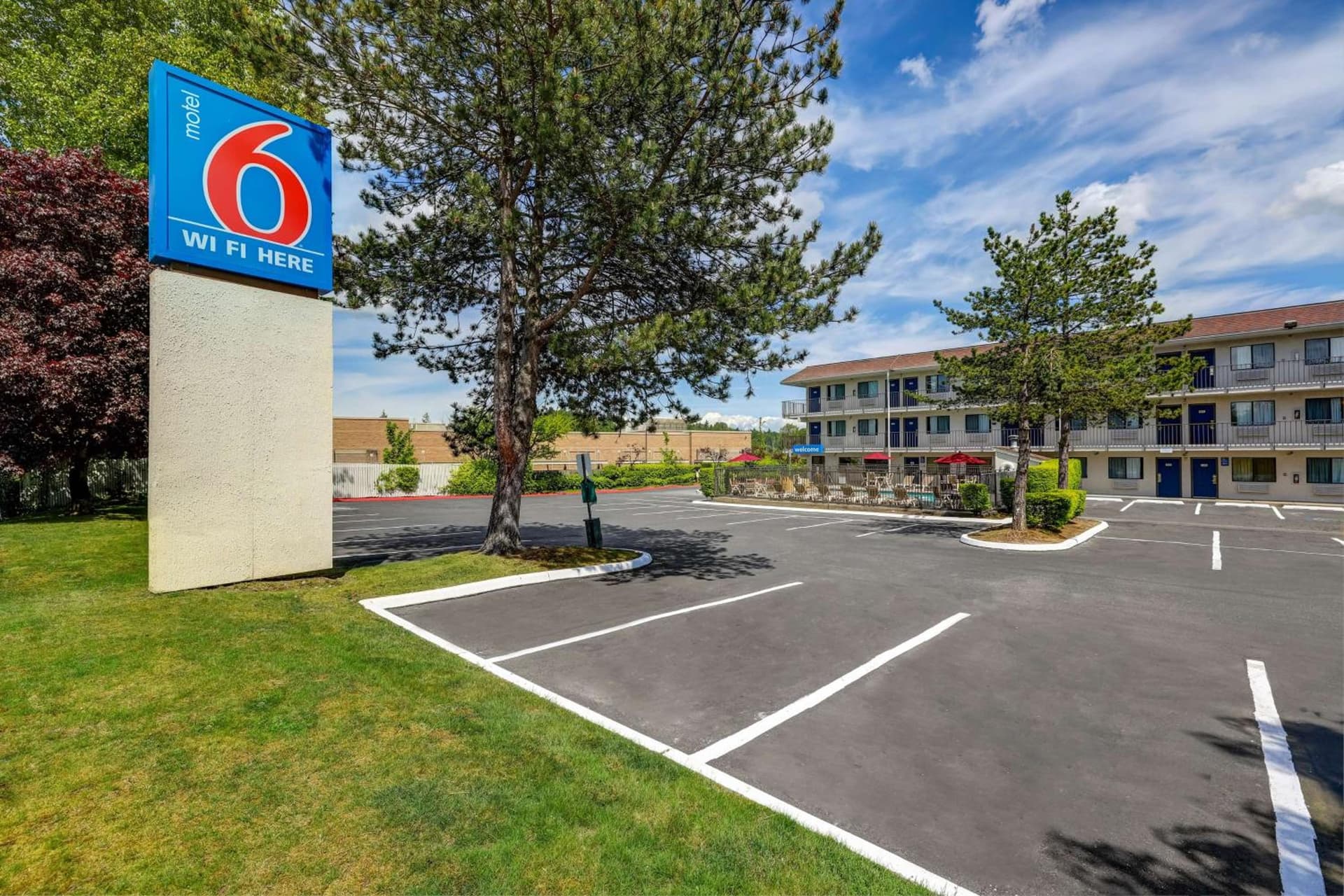 Motel 6-Kirkland, WA - North Kirkland property views in Kirkland, WA — gallery photo 3