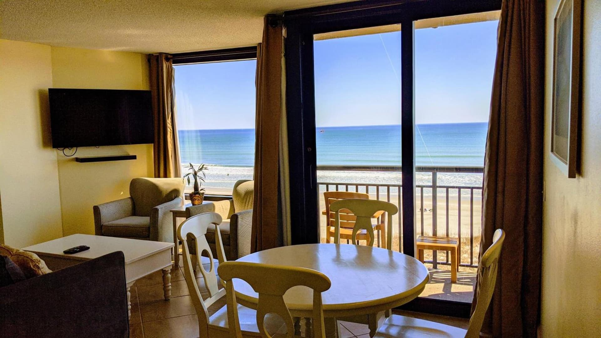 Shell Island Resort - All Oceanfront Suites gallery photo in Wrightsville Beach, NC — image 30
