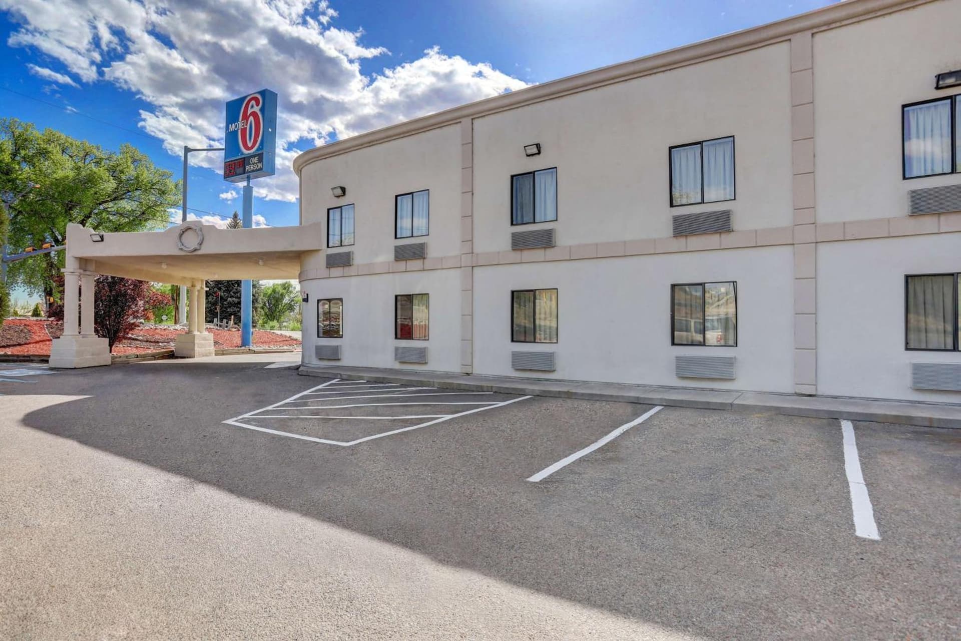 Motel 6-Espanola, NM featured exterior or lobby in Espanola, NM — similar hotel