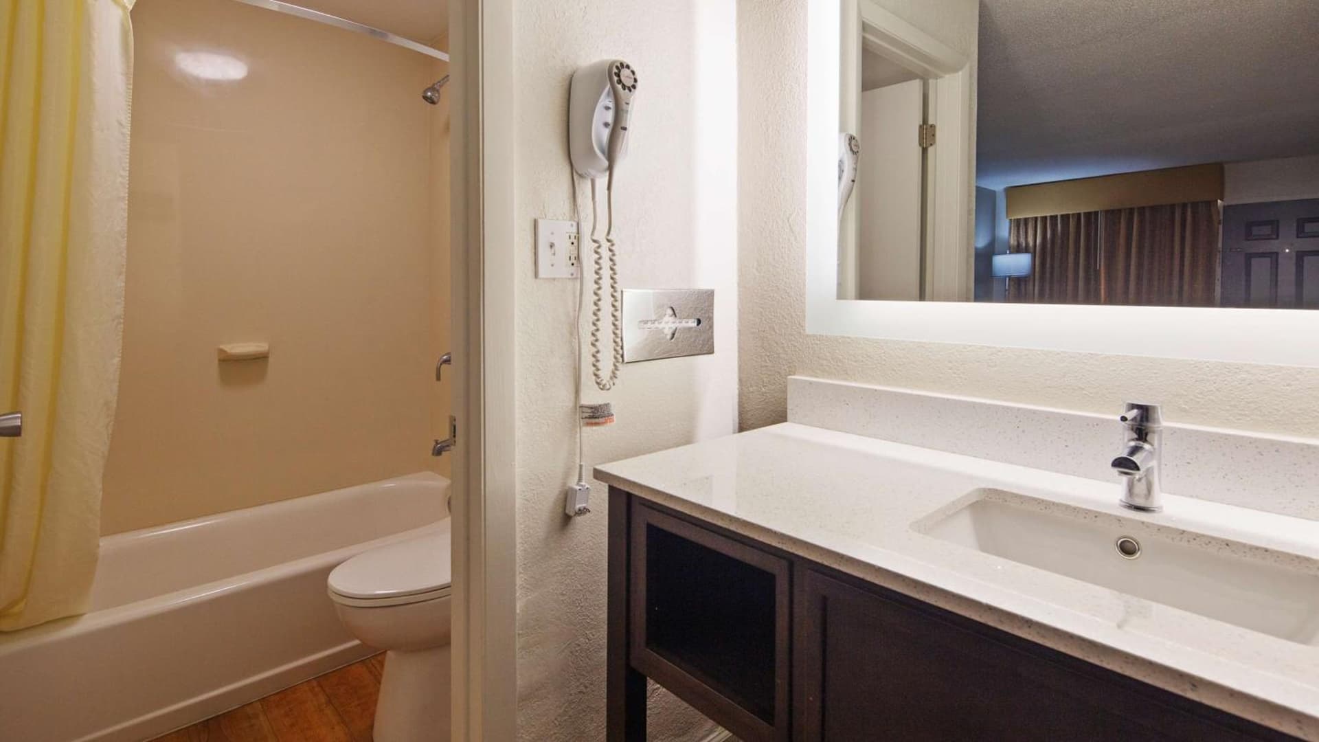 Best Western Central Inn gallery photo in Savannah, GA — image 16