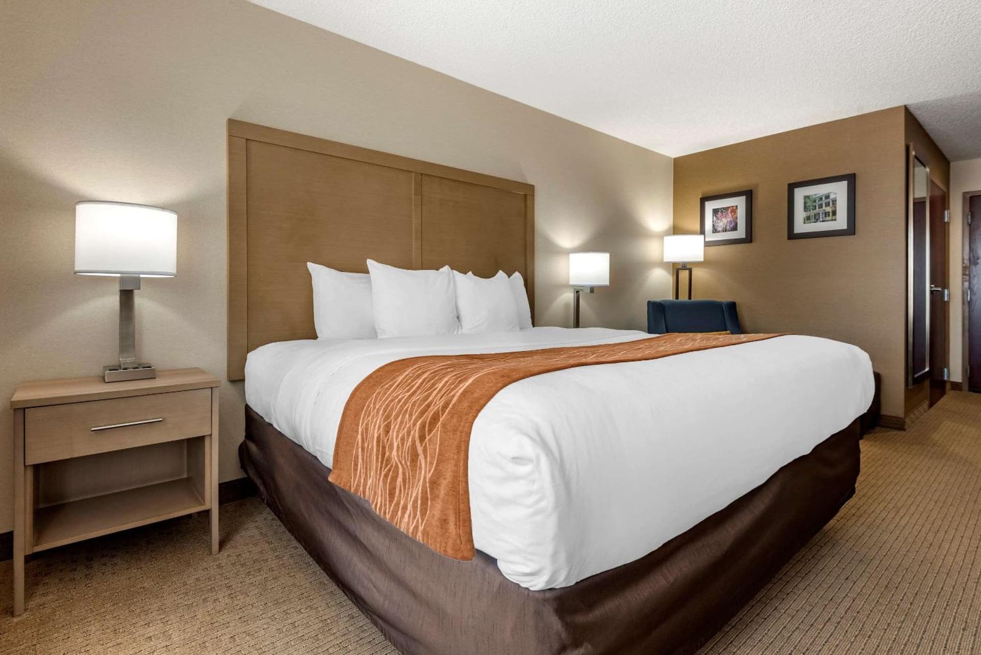 Comfort Inn & Suites Farmington - Victor property views in Farmington — gallery photo 3