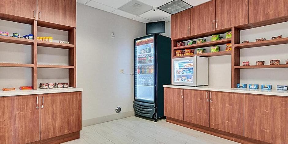 Holiday Inn Express Hotel & Suites Lake Elsinore by IHG gallery photo in Lake Elsinore, CA — image 49