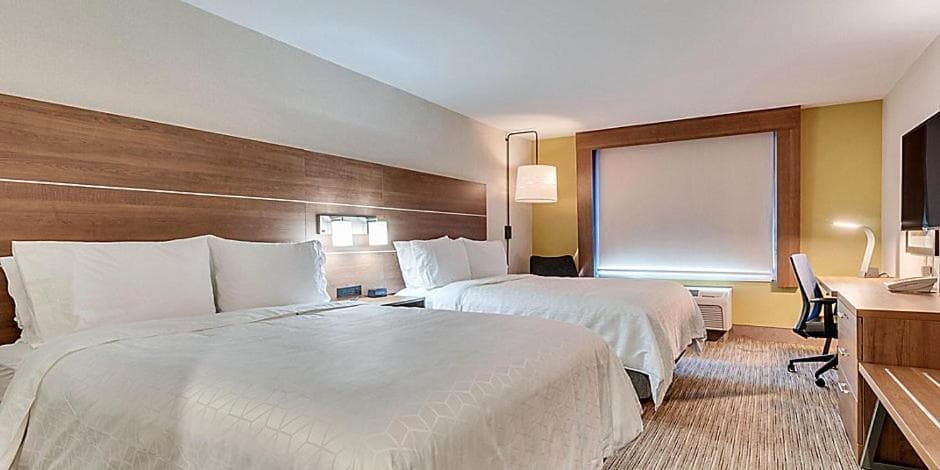 Holiday Inn Express Hotel & Suites Lake Elsinore by IHG property views in Lake Elsinore, CA — gallery photo 3