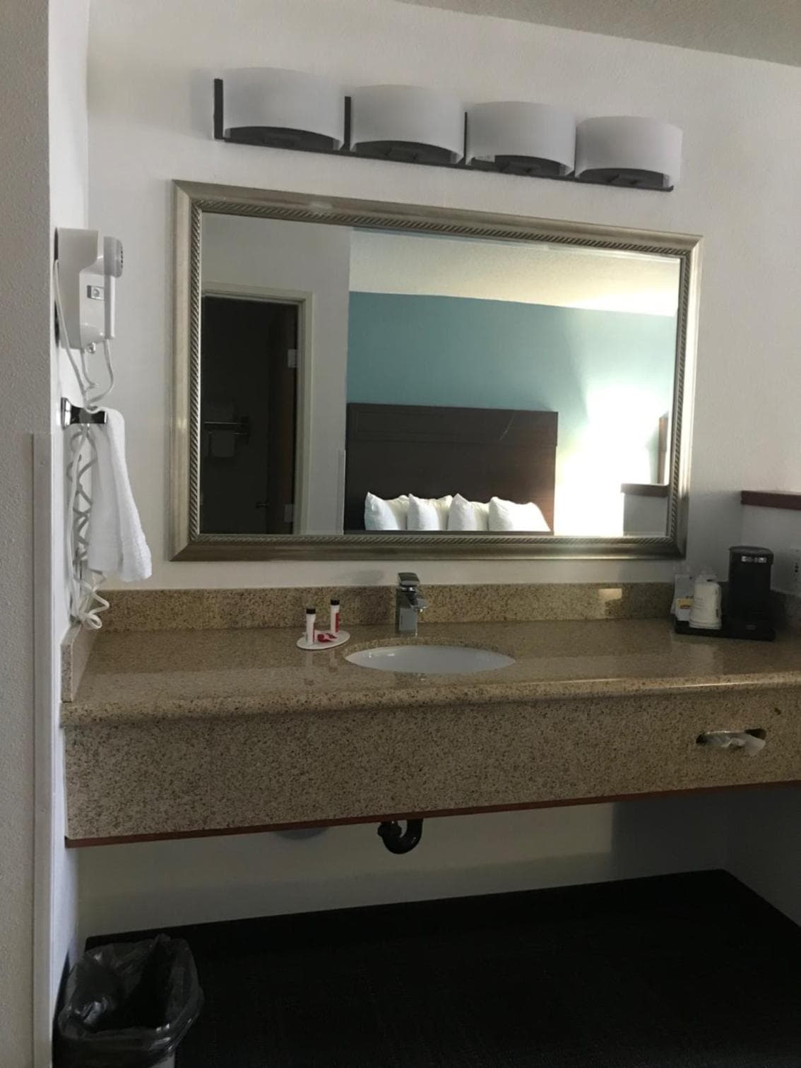 Days Inn & Suites by Wyndham Gresham gallery photo in Gresham, OR — image 9