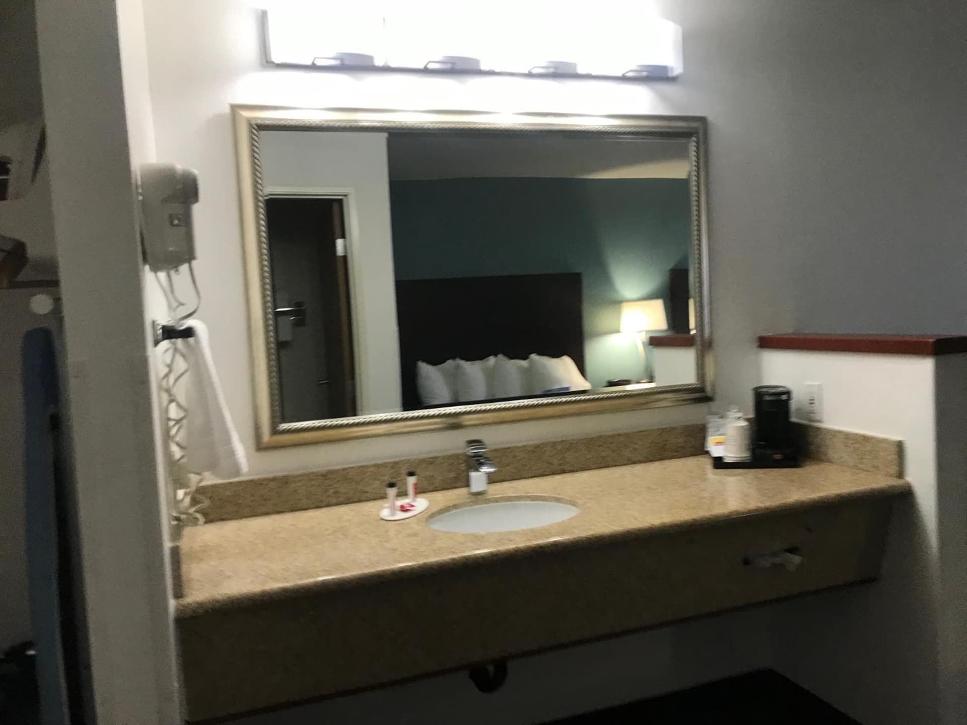 Days Inn & Suites by Wyndham Gresham gallery photo in Gresham, OR — image 17