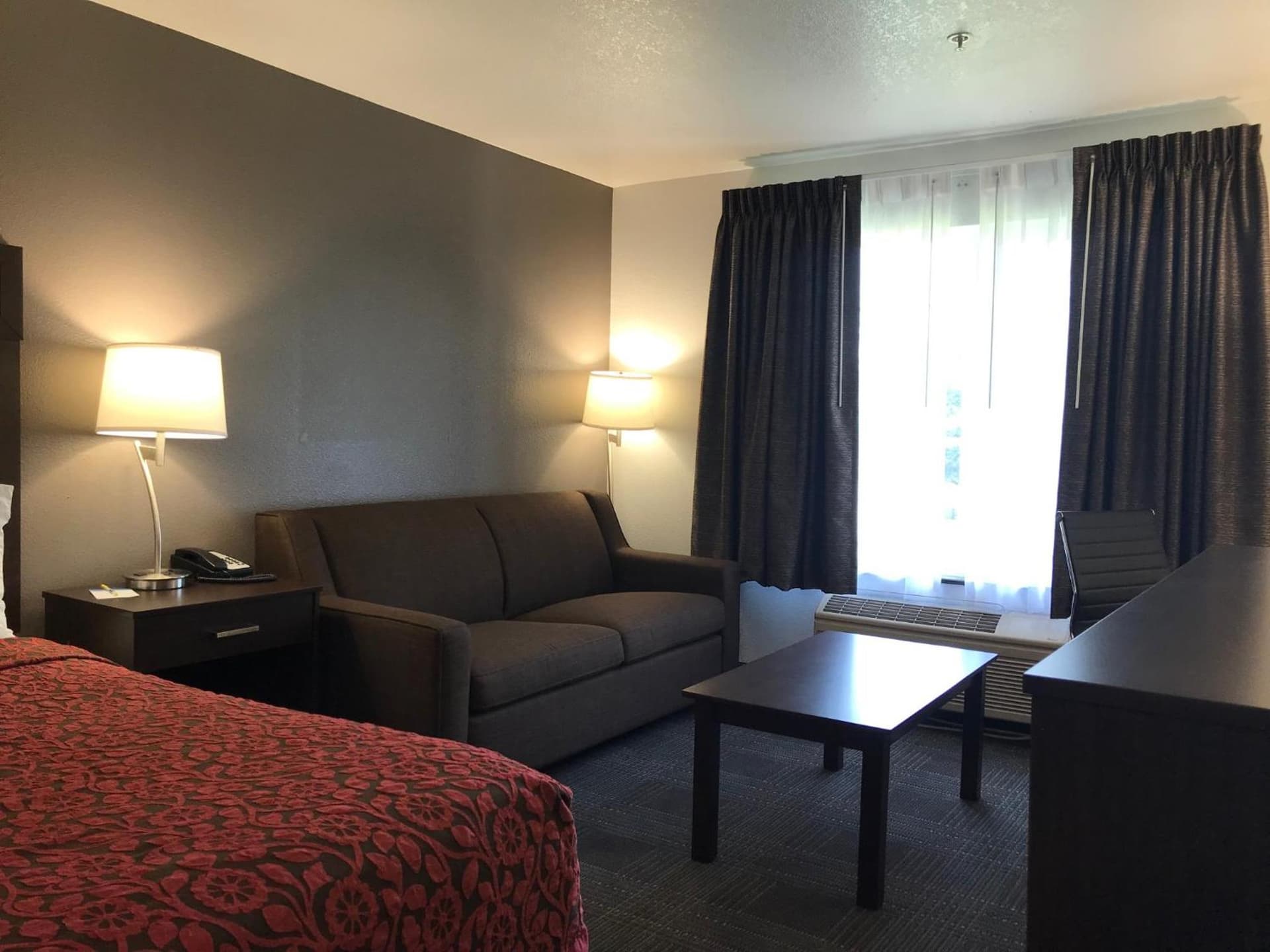 Days Inn & Suites by Wyndham Gresham gallery photo in Gresham, OR — image 10