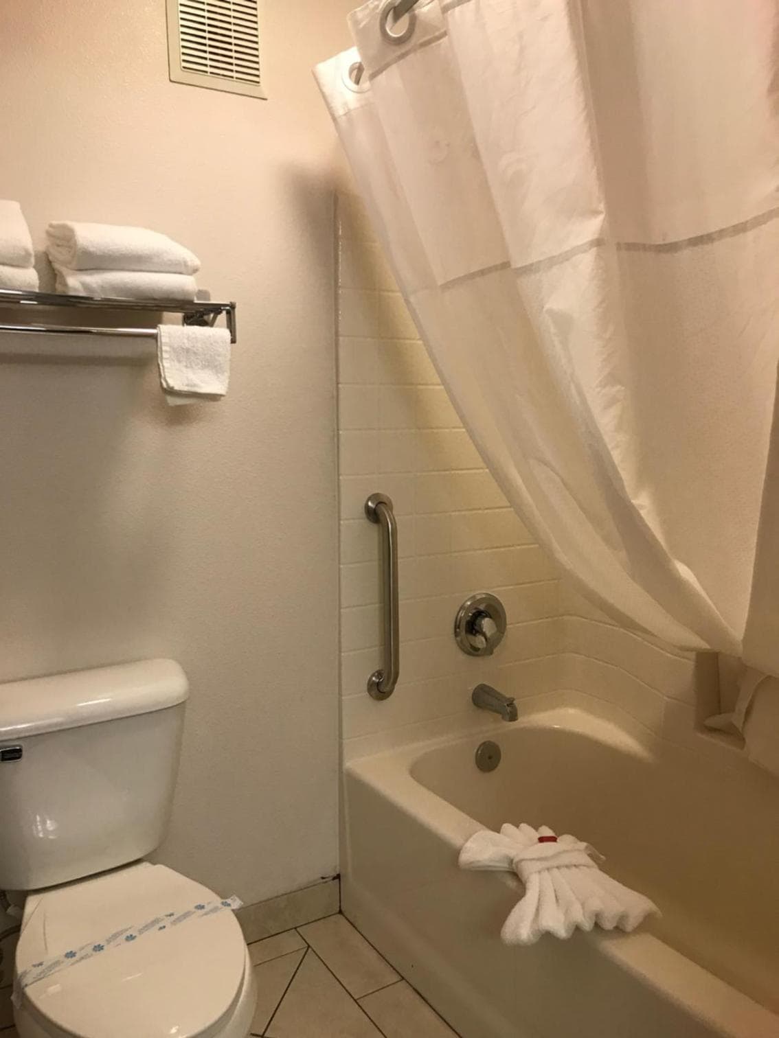 Days Inn & Suites by Wyndham Gresham gallery photo in Gresham, OR — image 27