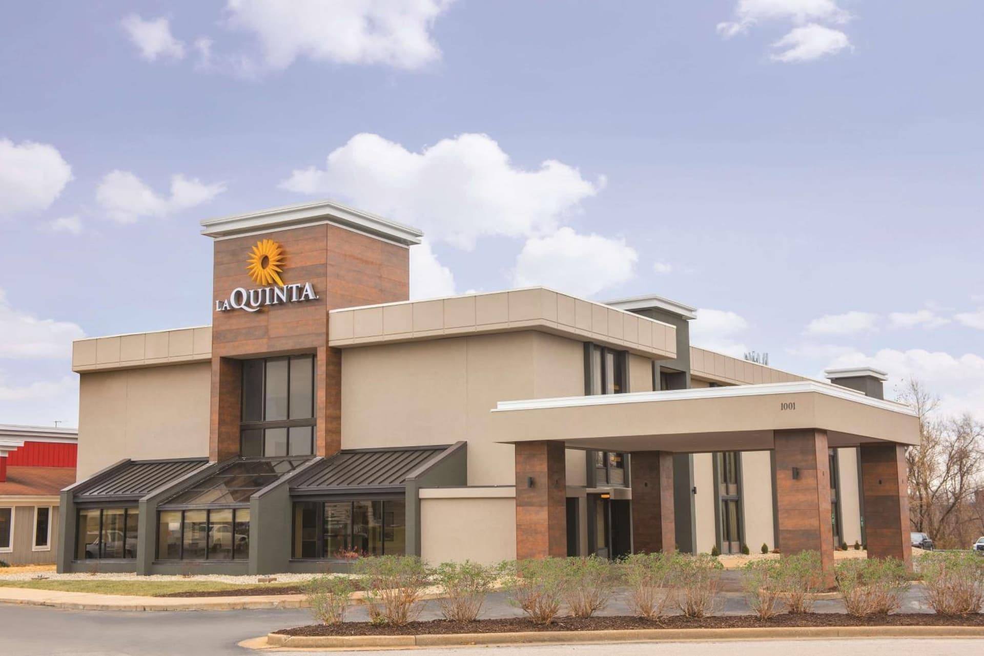 La Quinta by Wyndham Festus - St. Louis South interior in Festus, MO — gallery photo 2