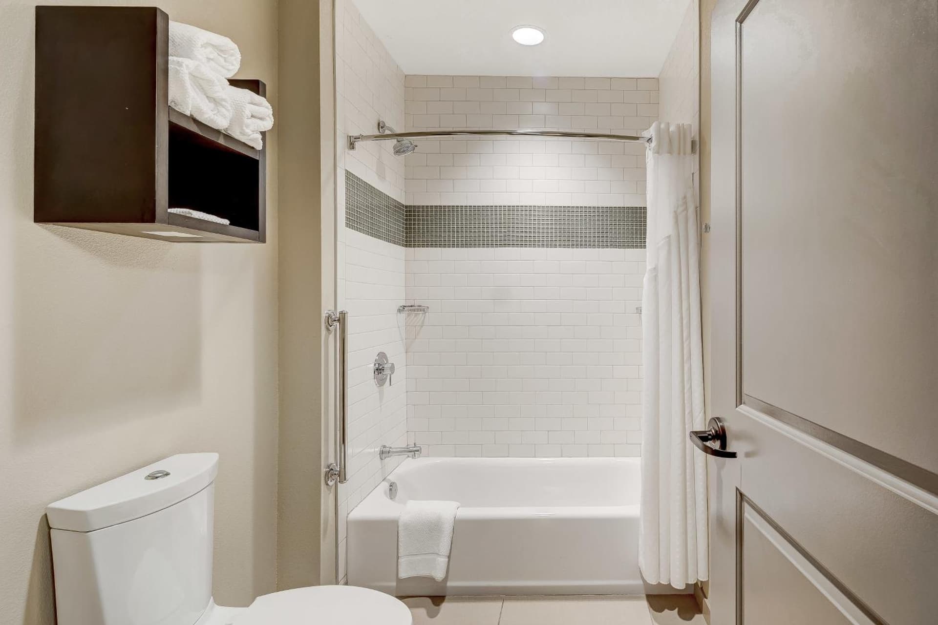 Staybridge Suites Baltimore - Inner Harbor by IHG gallery photo in Baltimore, MD — image 90