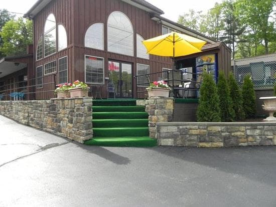 Motel 6 Lake George, NY Adirondacks featured exterior or lobby in Lake George — similar hotel