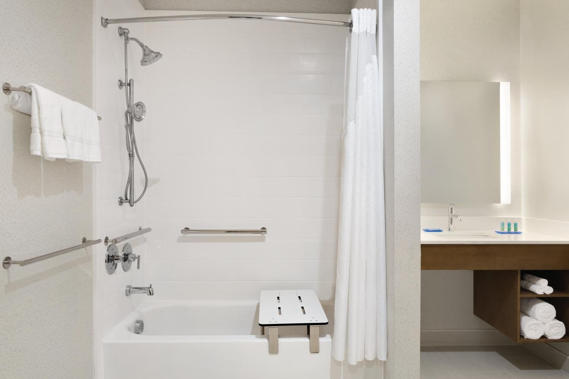 Holiday Inn Express & Suites - McAllen - Medical Center Area by IHG gallery photo in McAllen, TX — image 32