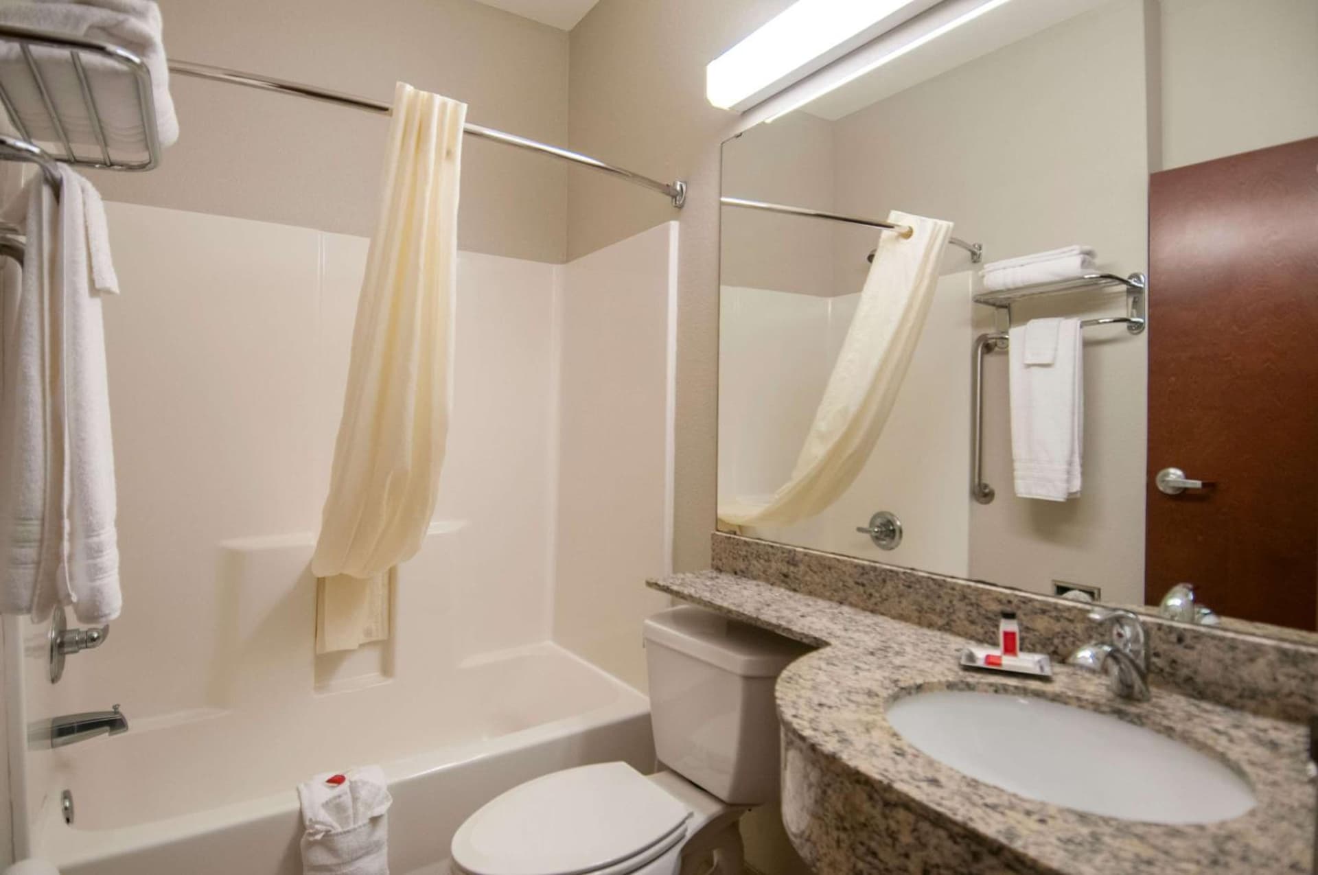 Microtel Inn & Suites by Wyndham Pearl River/Slidell gallery photo in Pearl River, LA — image 4