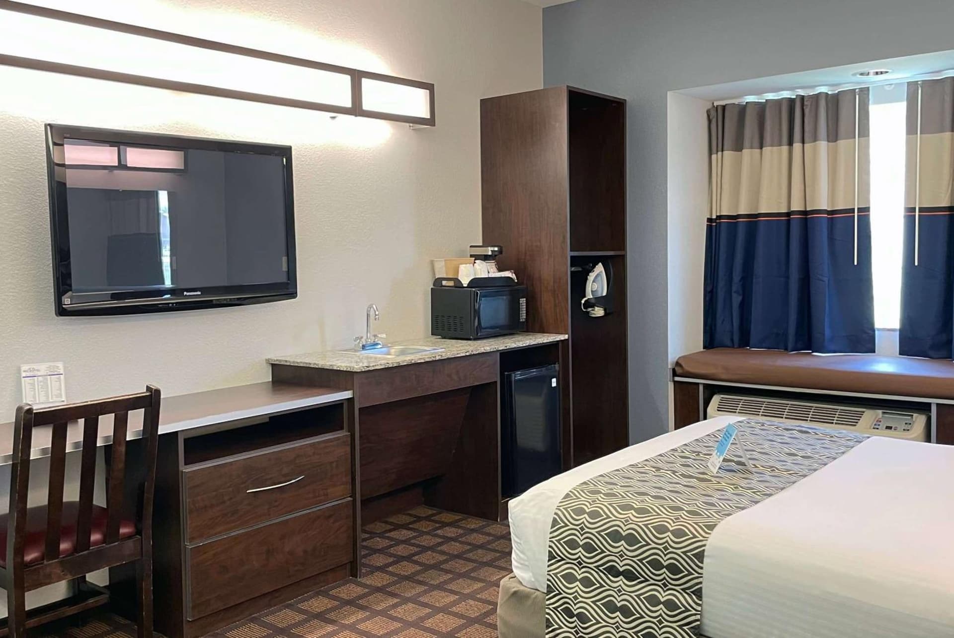 Microtel Inn & Suites by Wyndham Michigan City gallery photo in Michigan City, IN — image 51