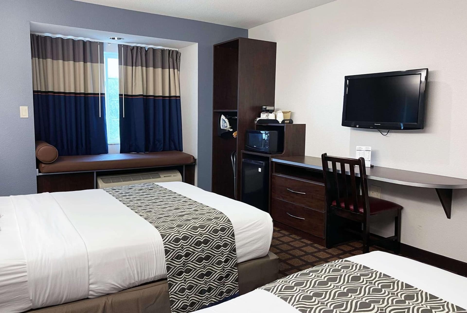 Microtel Inn & Suites by Wyndham Michigan City gallery photo in Michigan City, IN — image 43